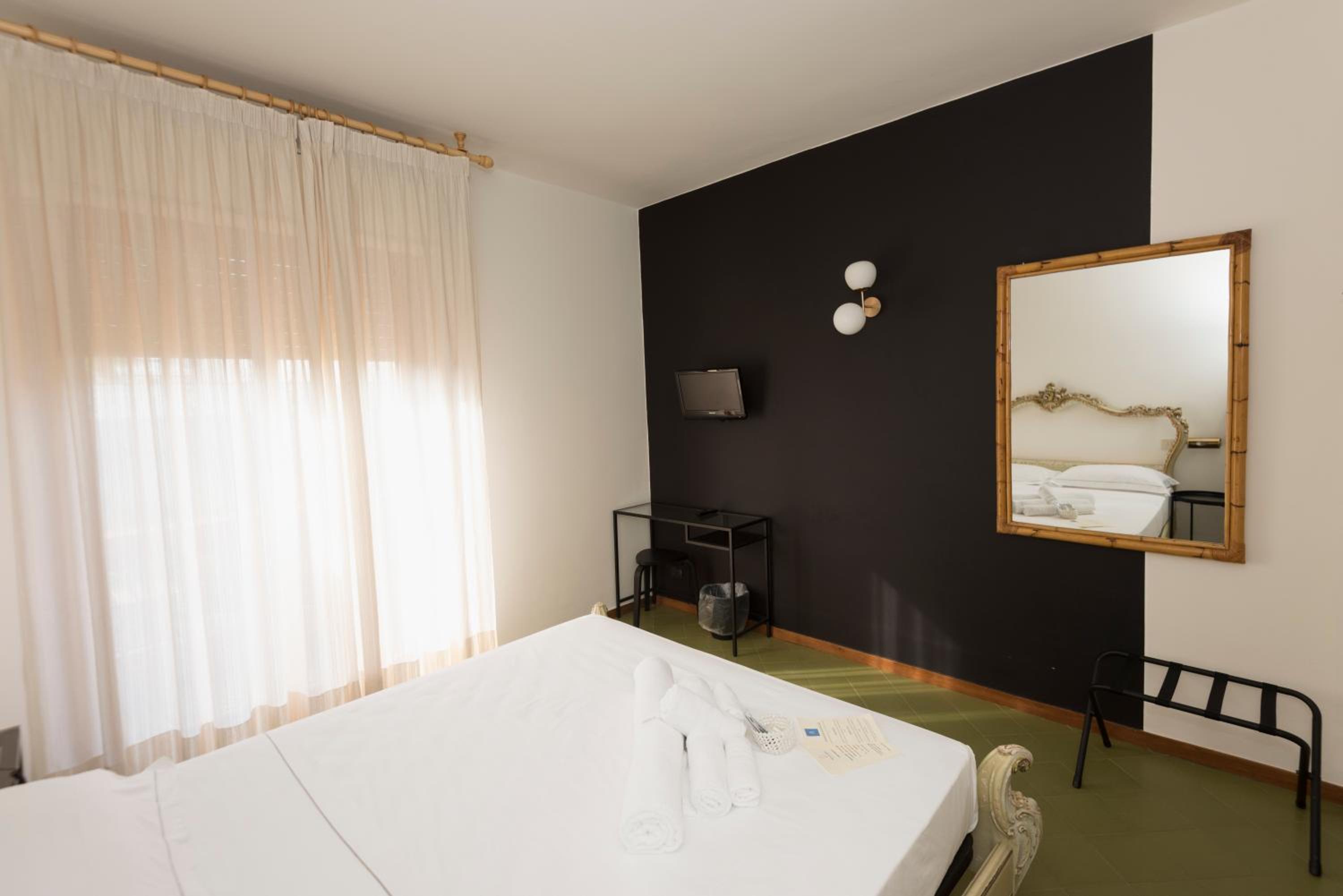 Double Room with Balcony photo 2