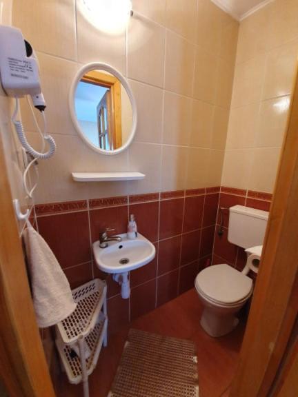 Two-Bedroom Apartment - Photo 8