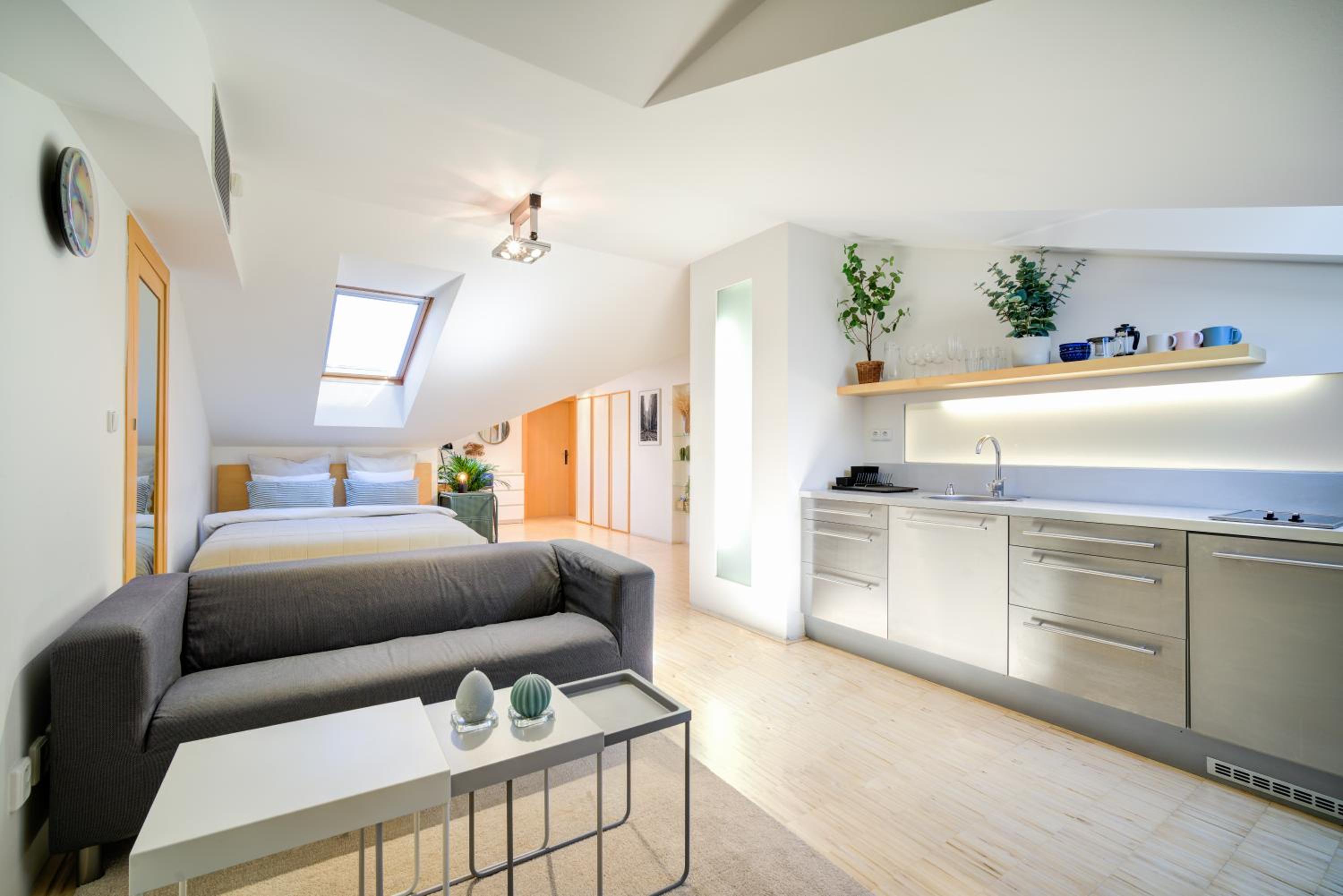 Attic Studio - Photo 4