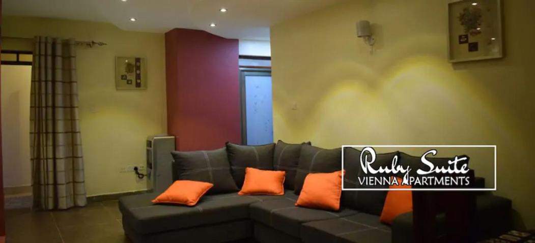 Family Room with Private Bathroom - Photo 7