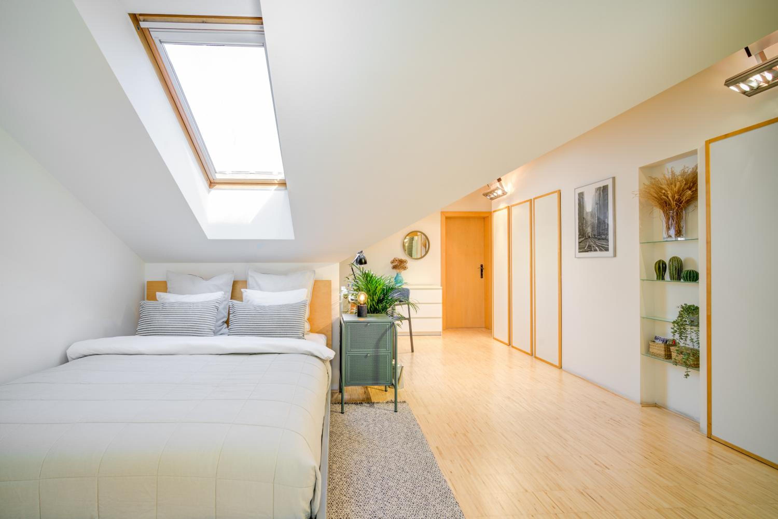 Attic Studio - Photo 2