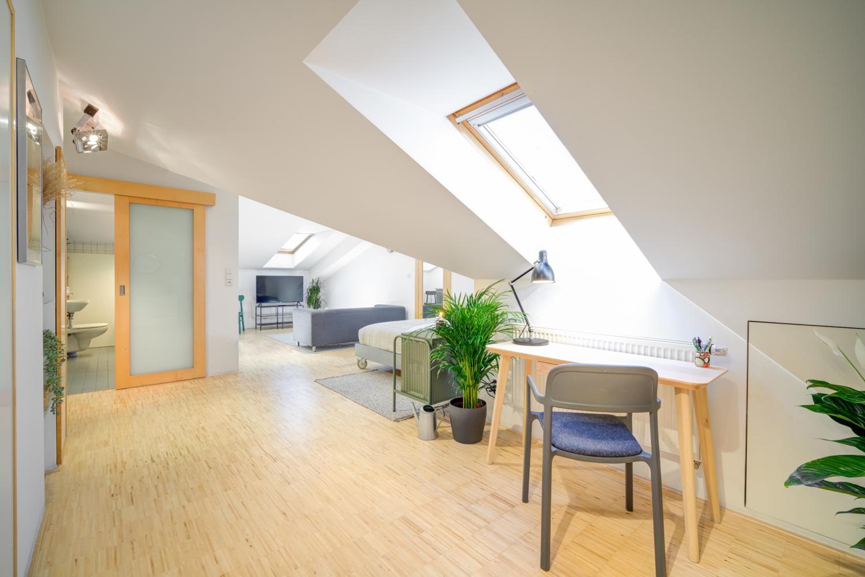 Attic Studio - Photo 8