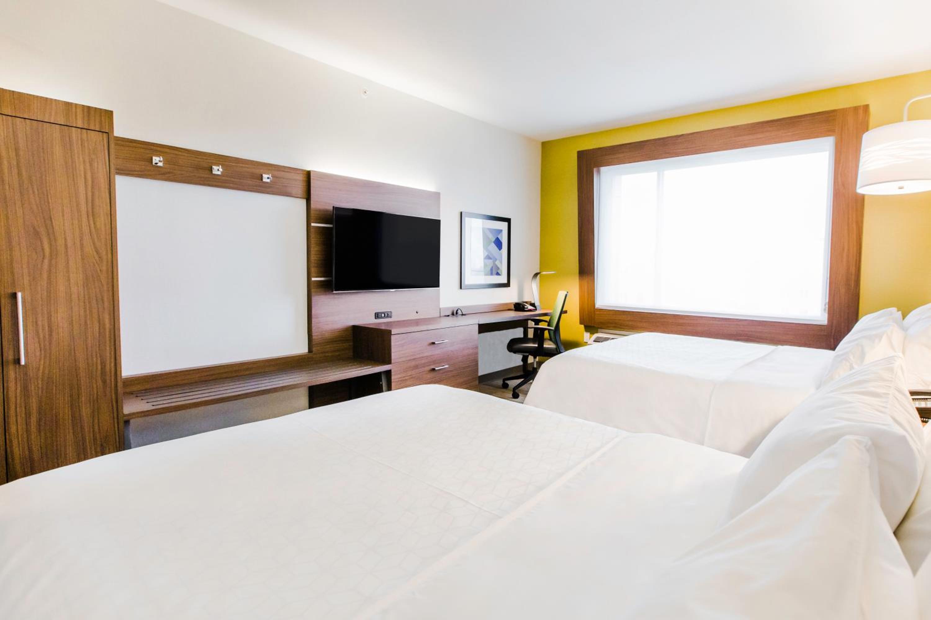 Standard Queen Room with Two Queen Beds