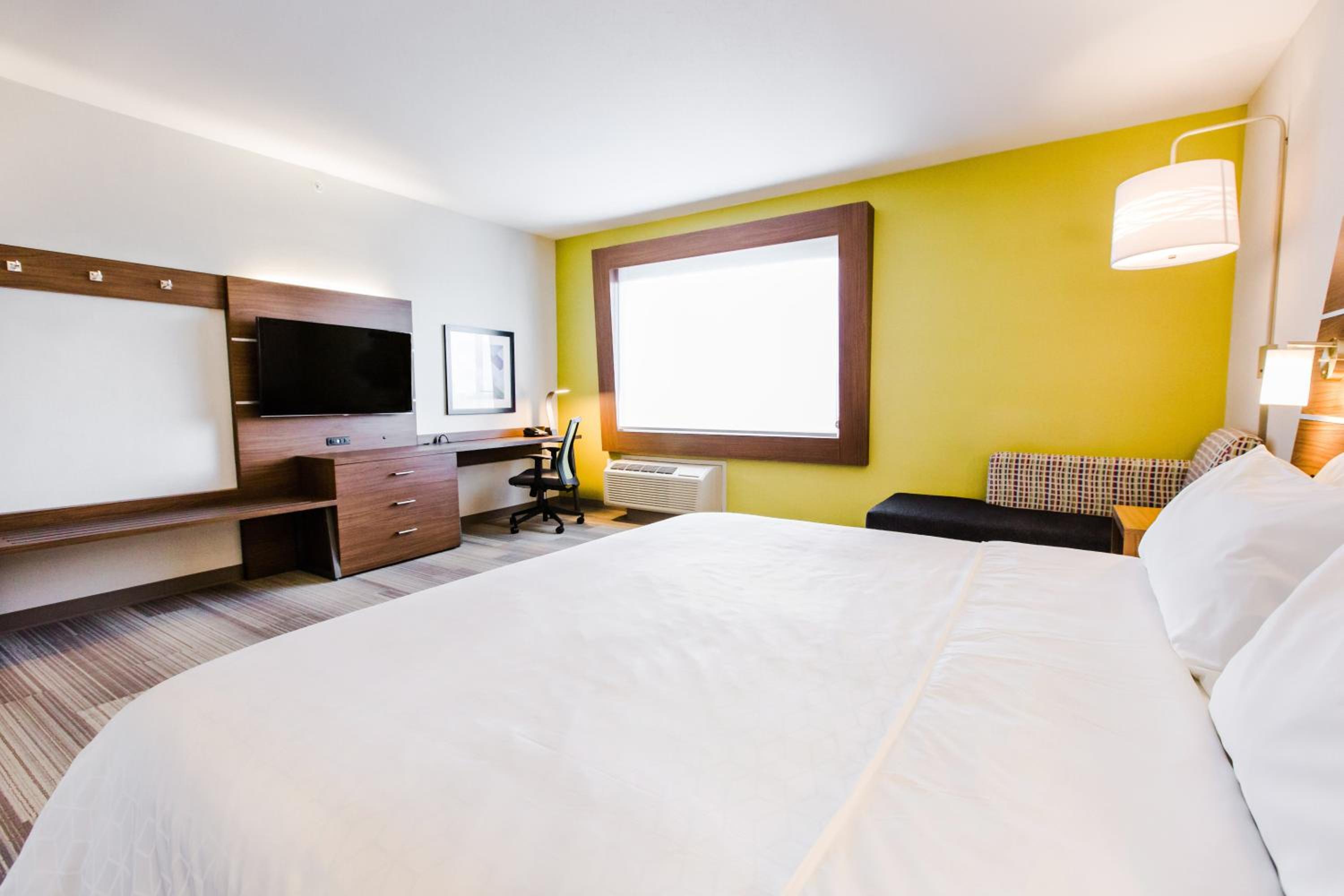 King Suite with Jetted Tub