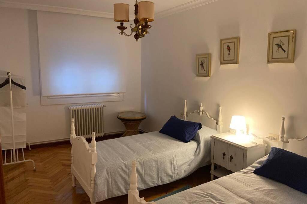 Three-Bedroom Apartment photo 2