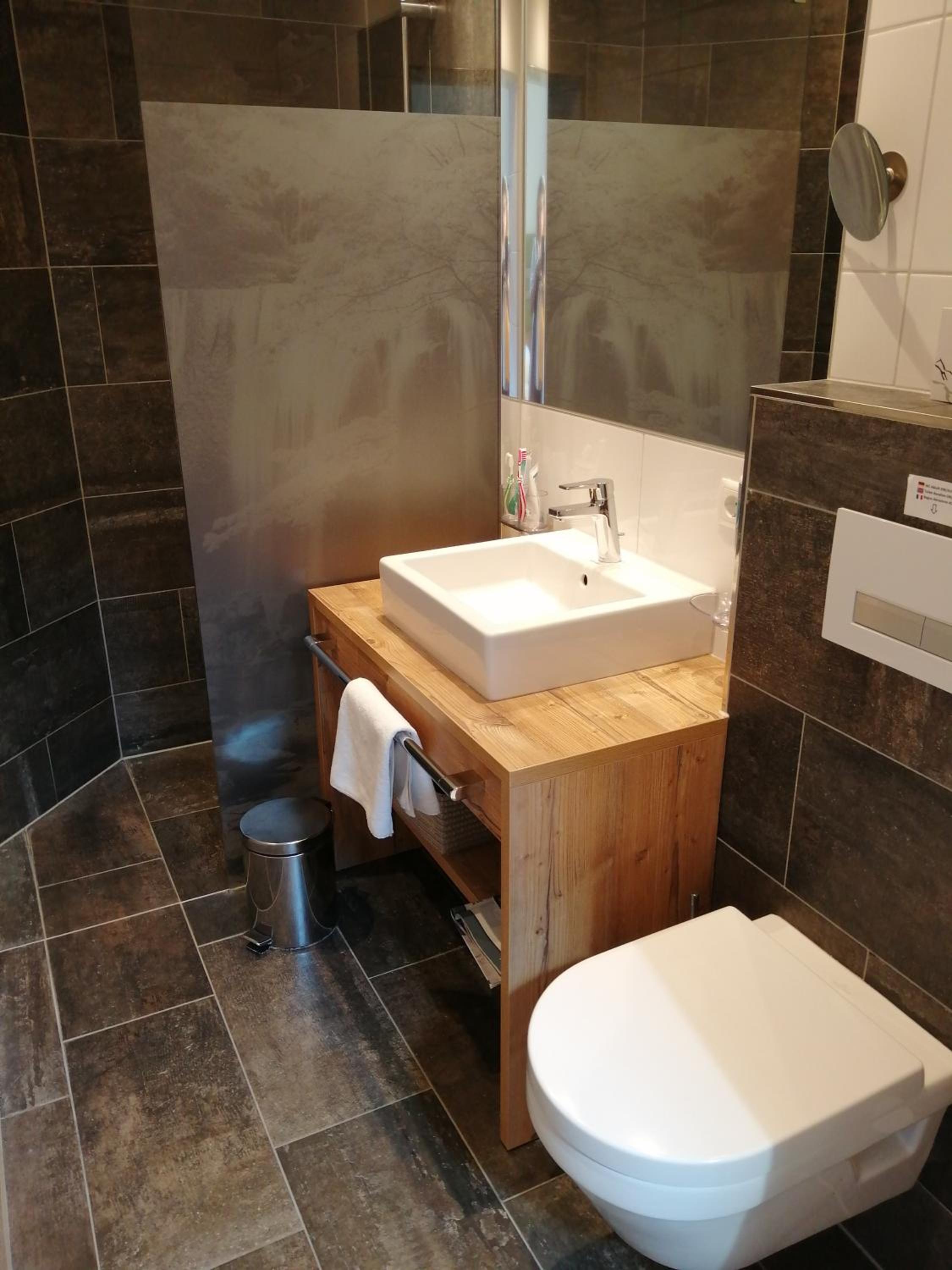 Double or Twin Room with Balcony photo 3