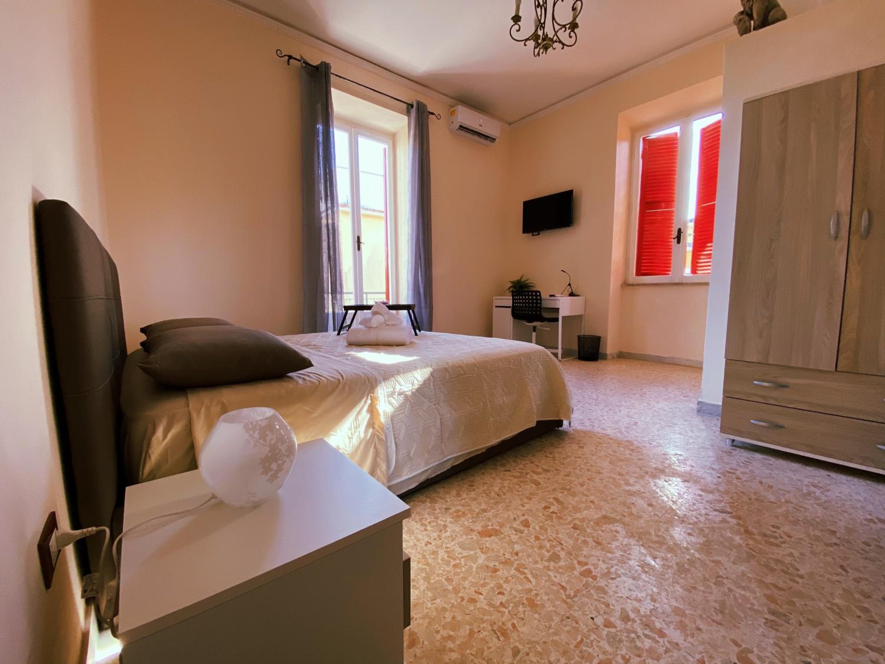 Double Room with Balcony (2 Adults + 1 Child) photo 3