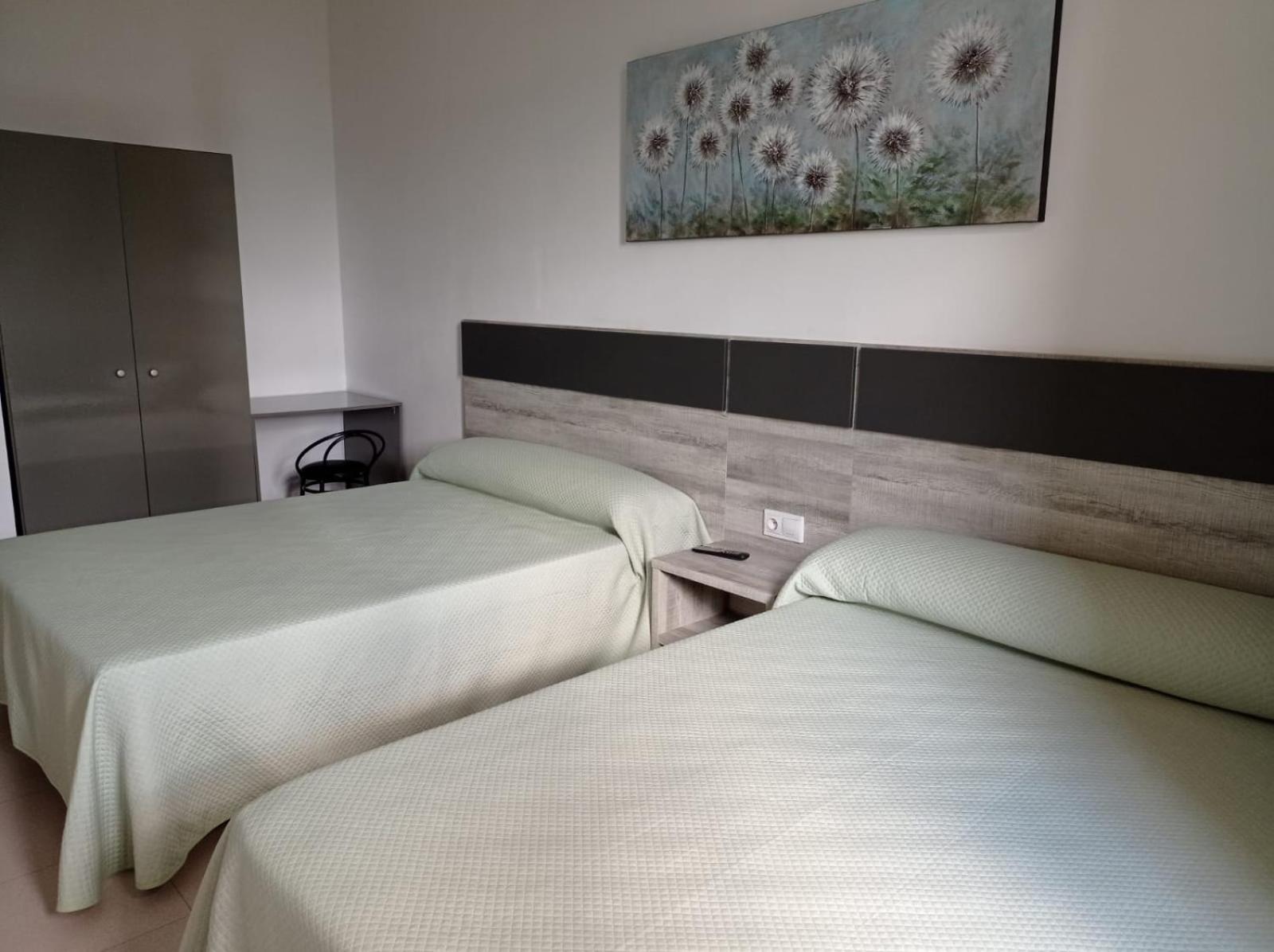 Twin Room - Photo 1