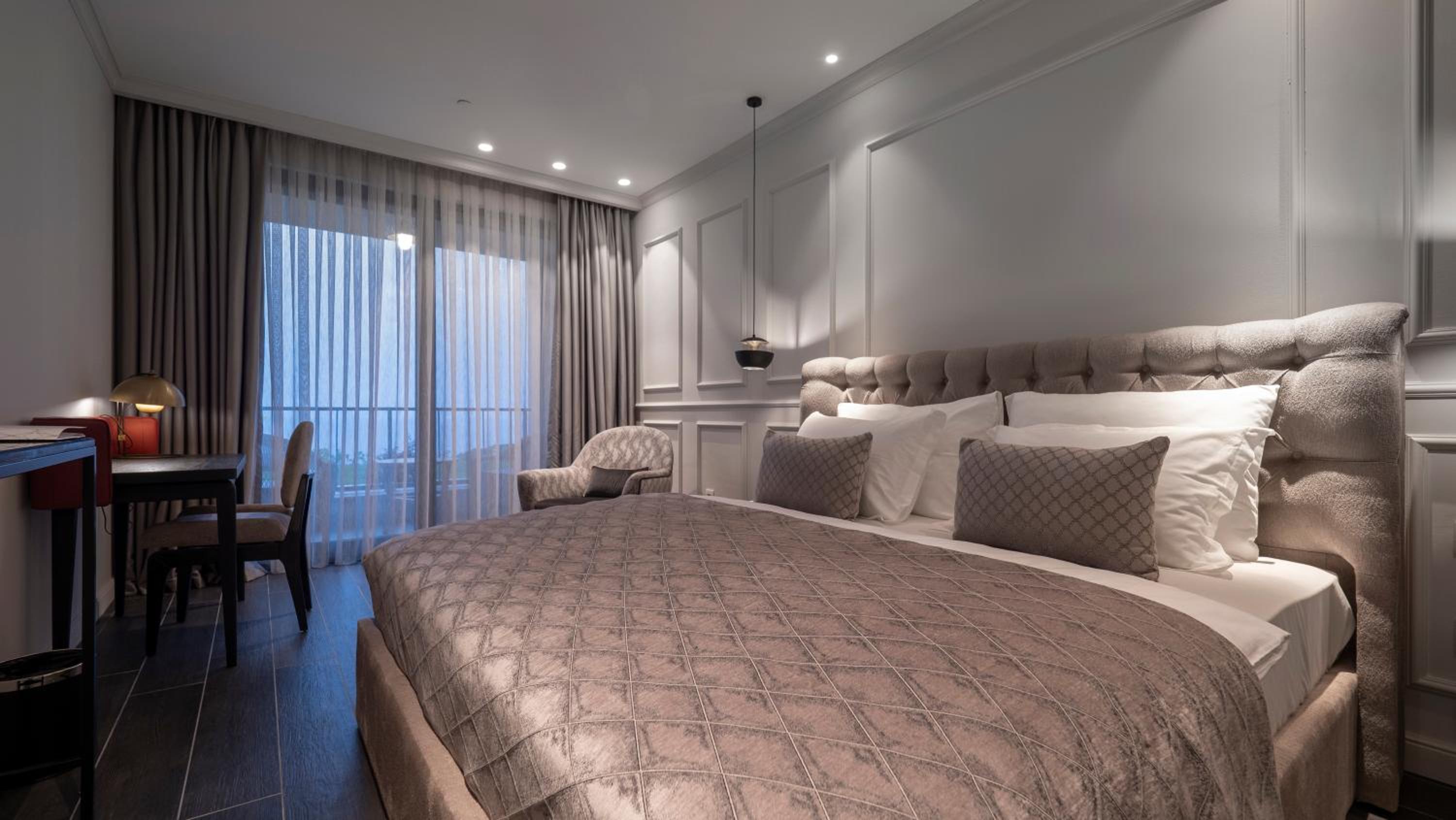 Deluxe Room - Photo 8
