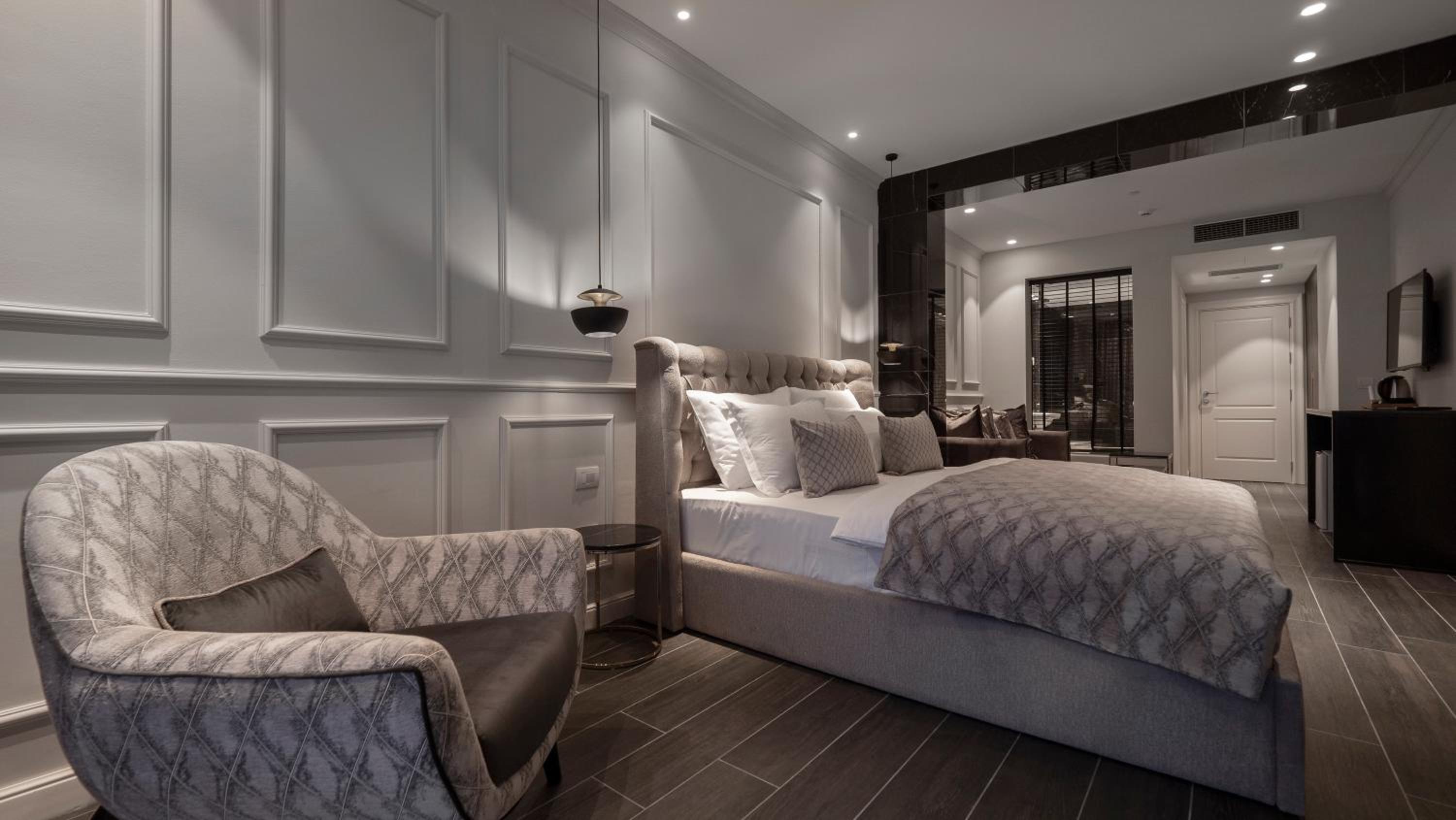 Deluxe Room - Photo 5