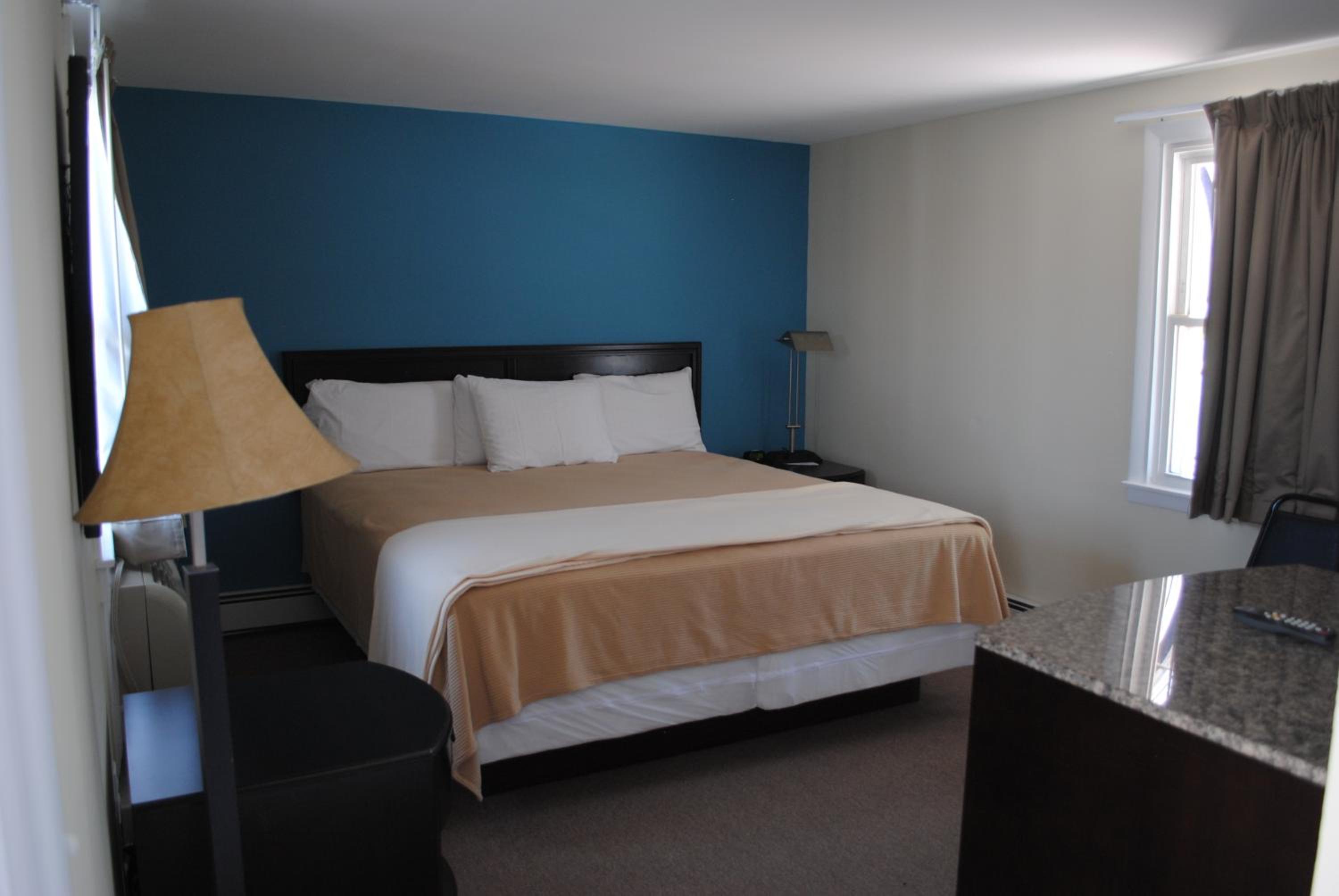 Standard King Room - Non-Smoking  photo 2