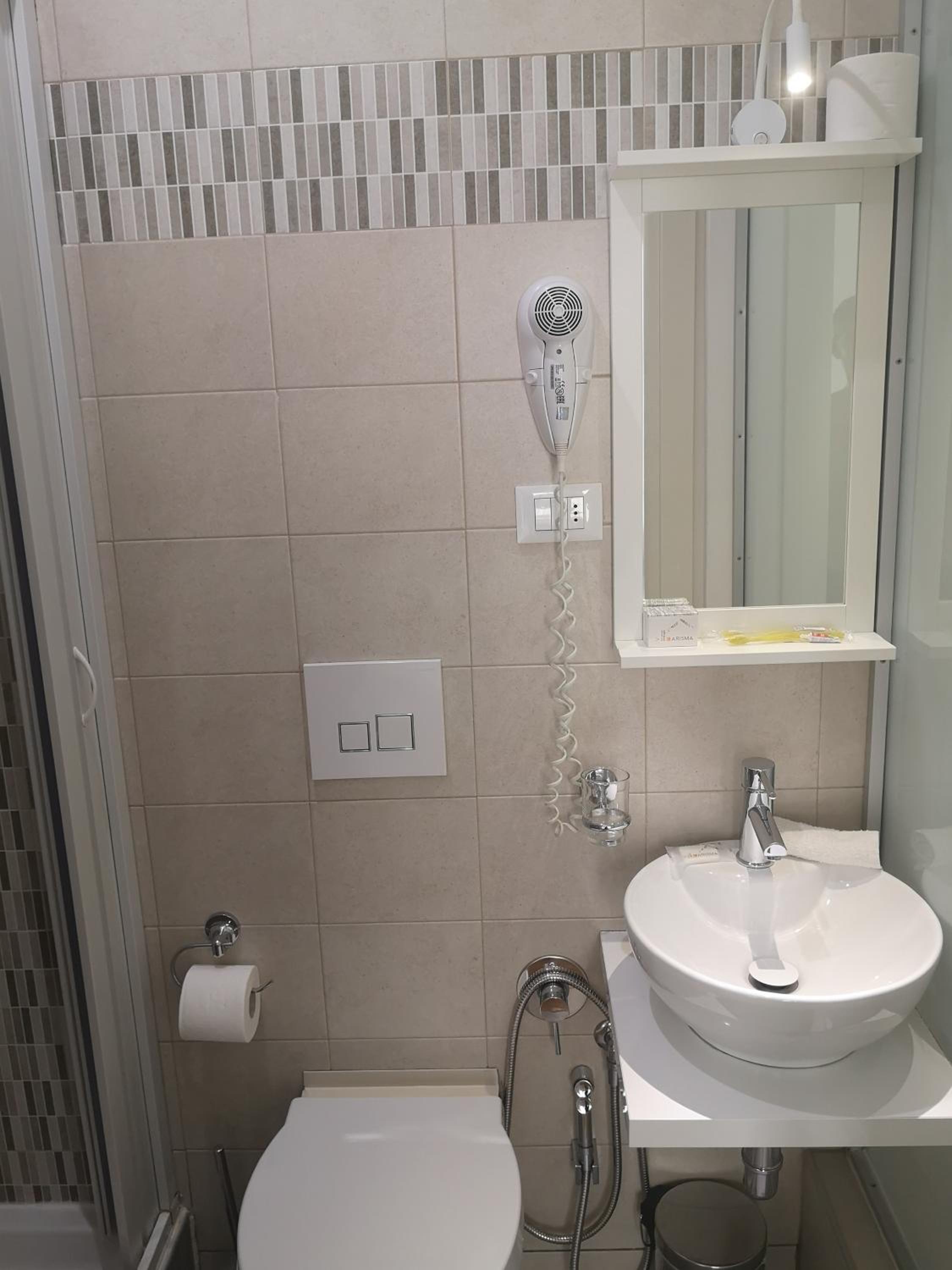 Standard Double Room photo 3