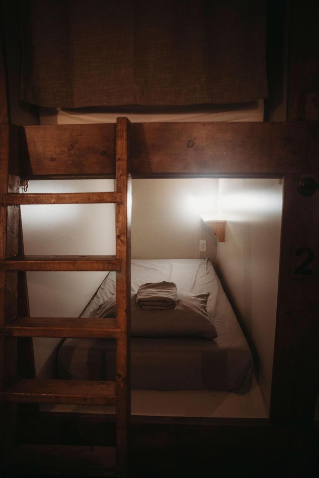 Single Bed in Male Dormitory Room - No Pets  photo 3