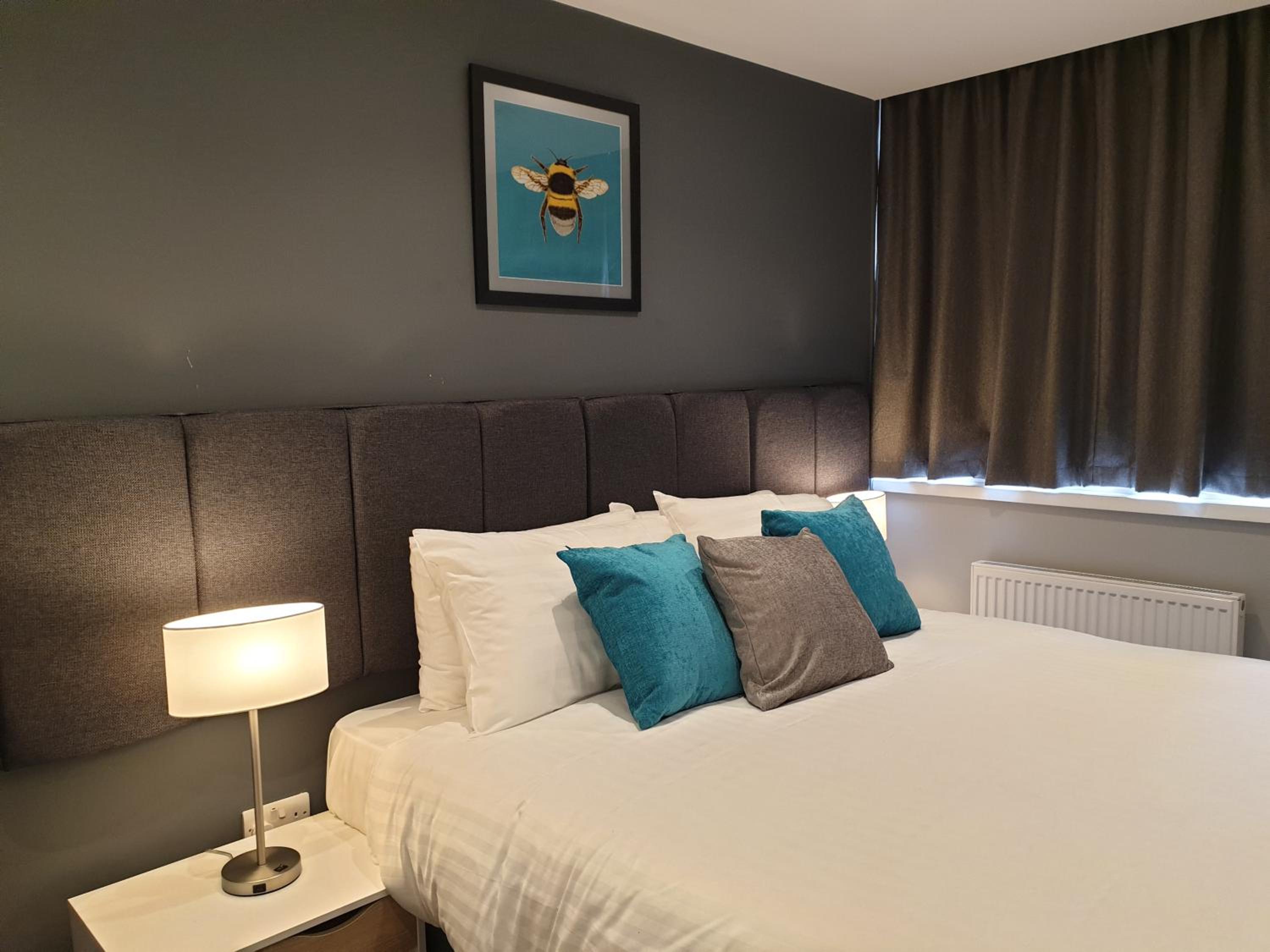 Two-Bedroom Apartment - Photo 9