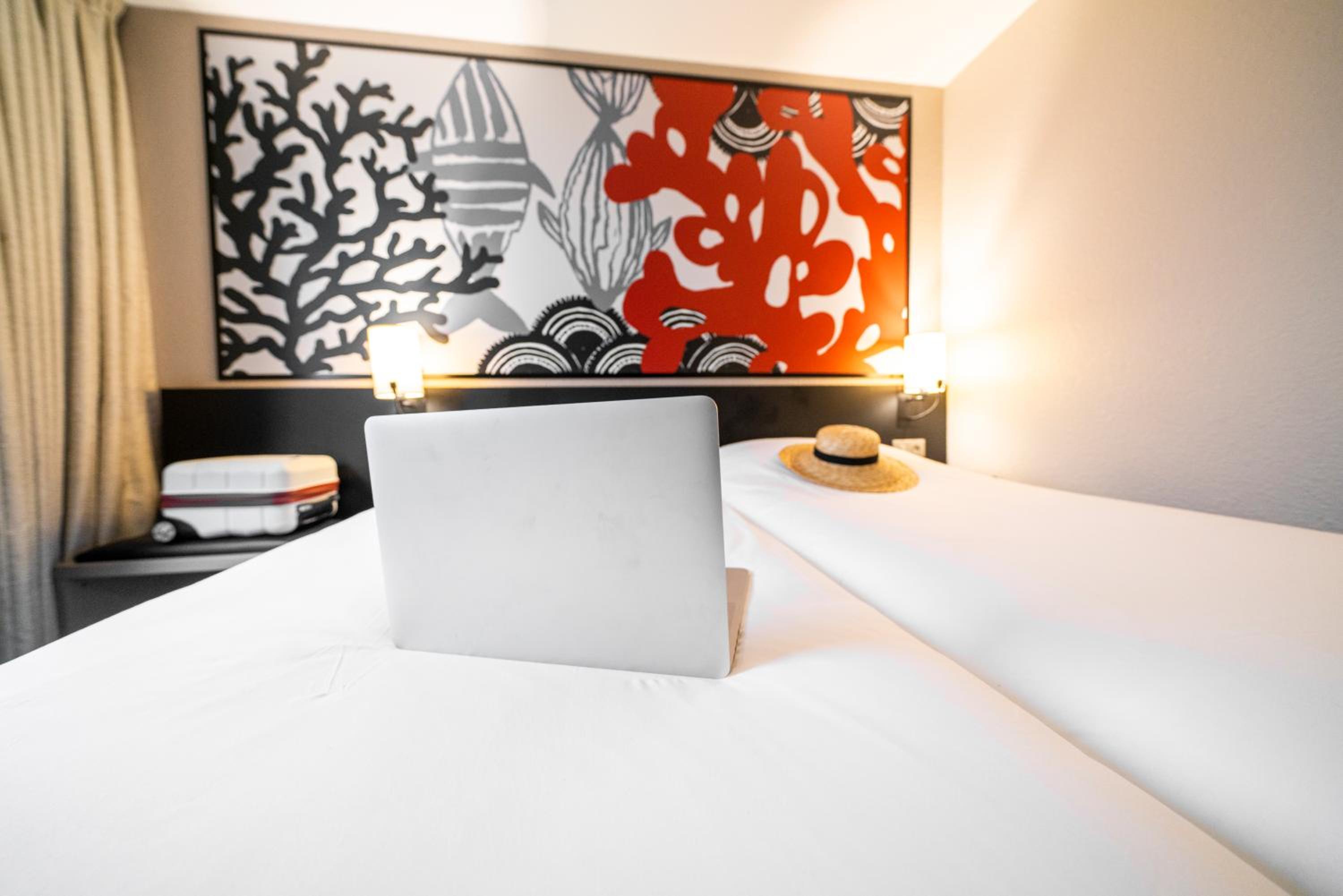 Standard Twin Room - Photo 1