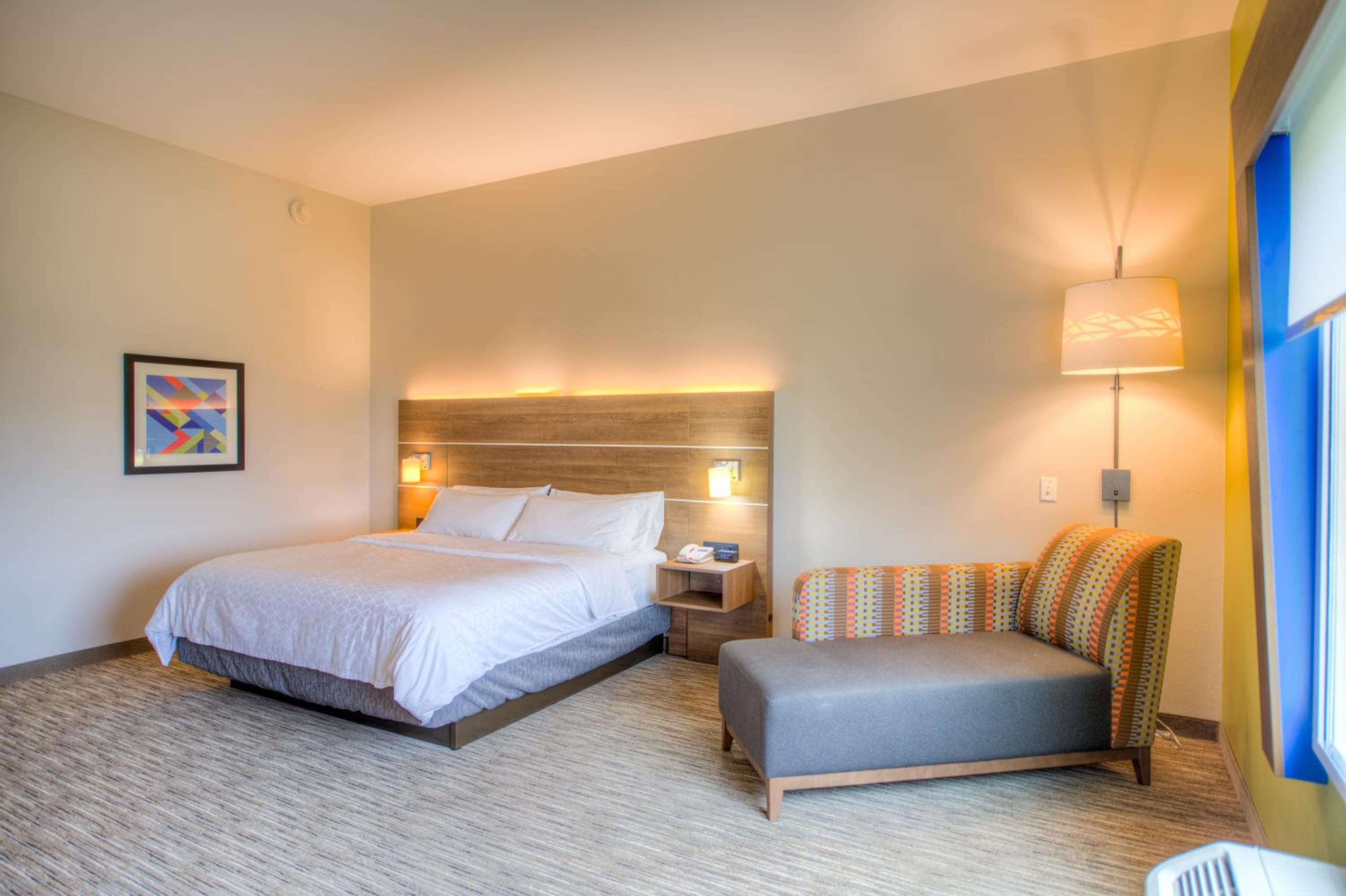 Standard King Room - Photo 1
