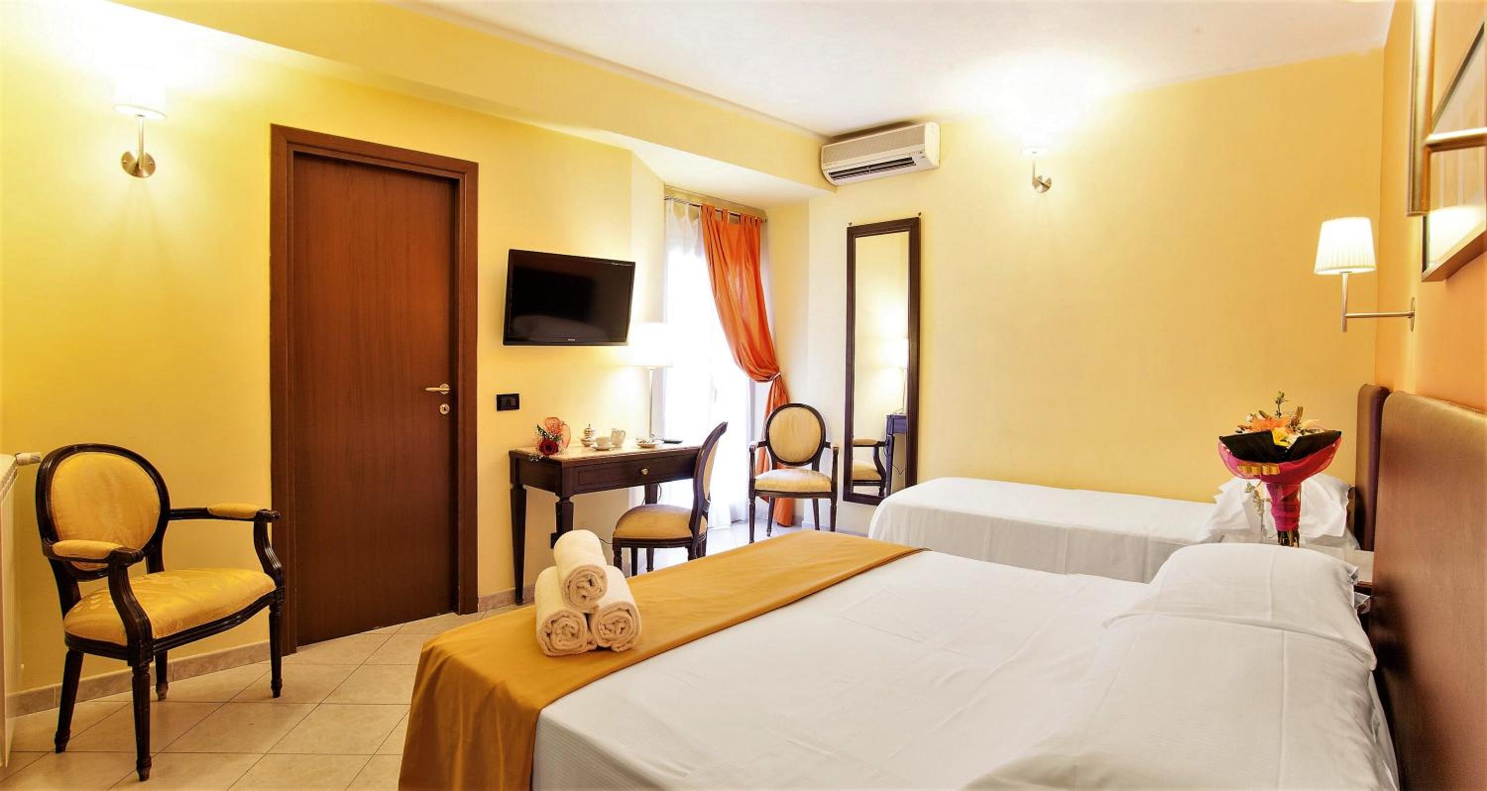 Triple Room