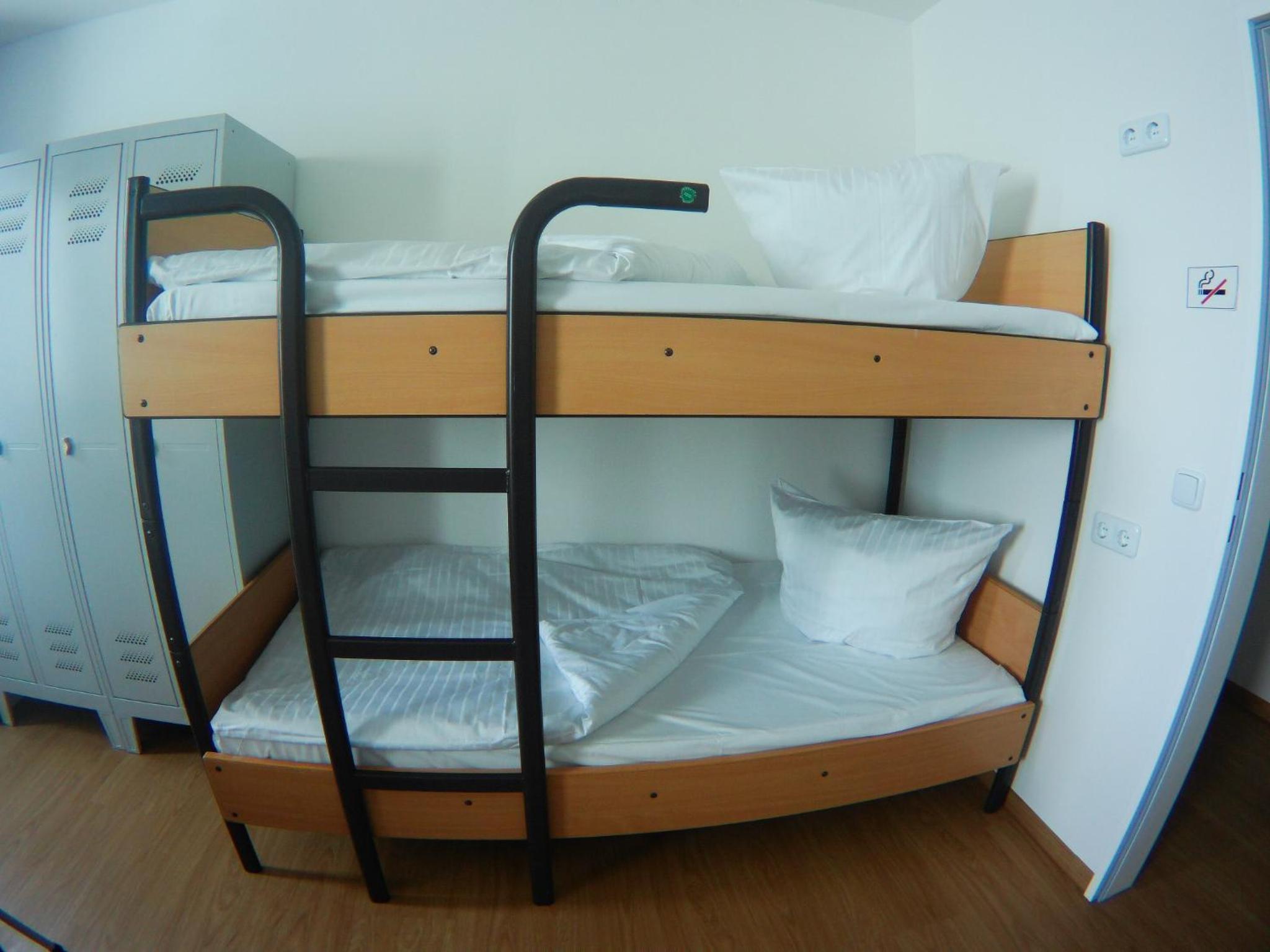 Economy Quadruple Room - Photo 20