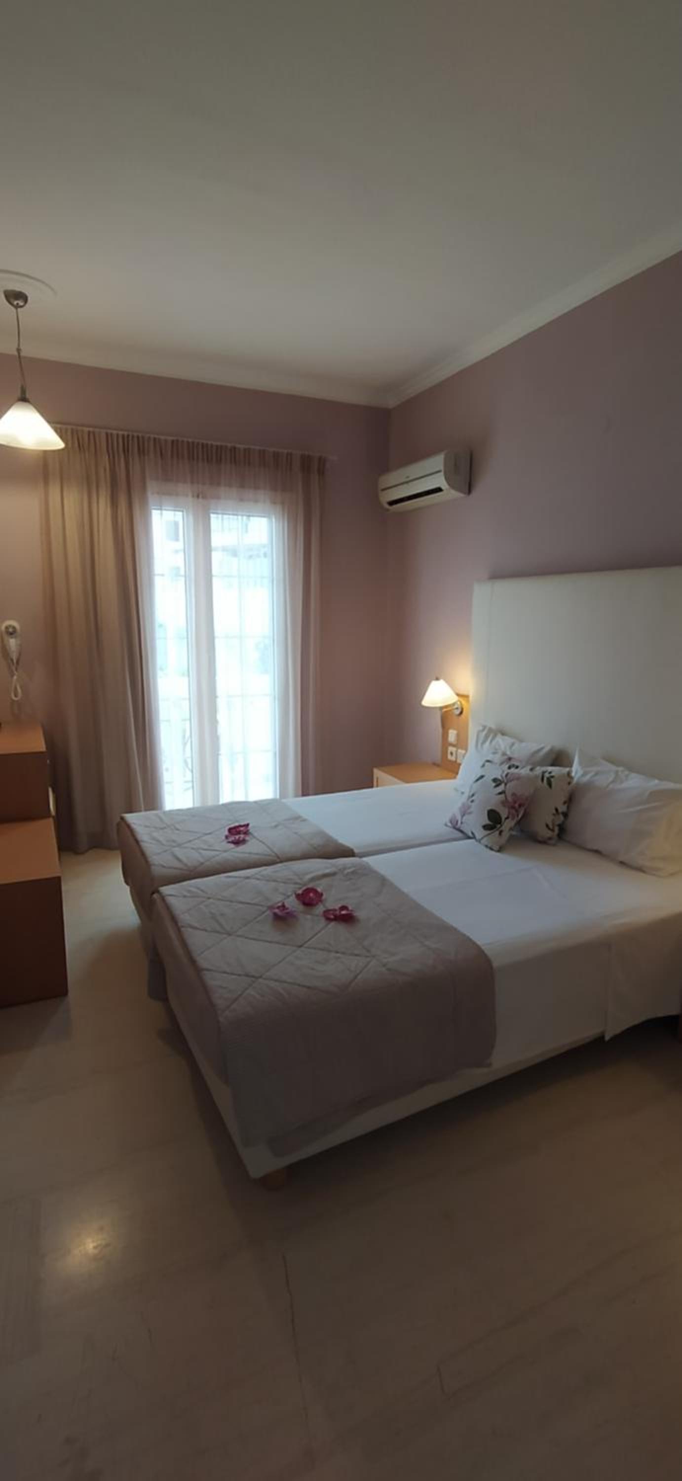 One-Bedroom Apartment (3 Adults) - Photo 2
