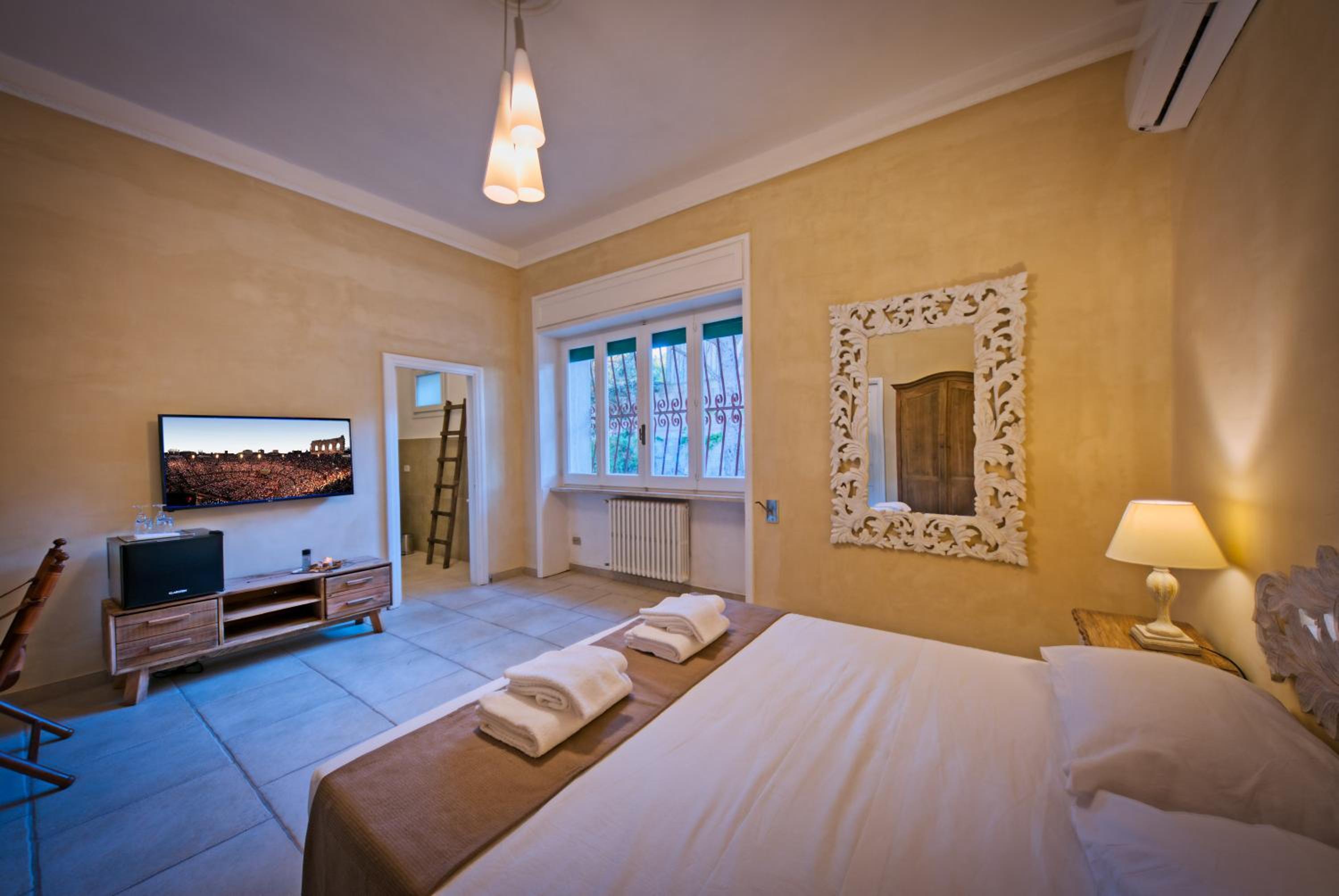 Double Room with Private Bathroom photo 2
