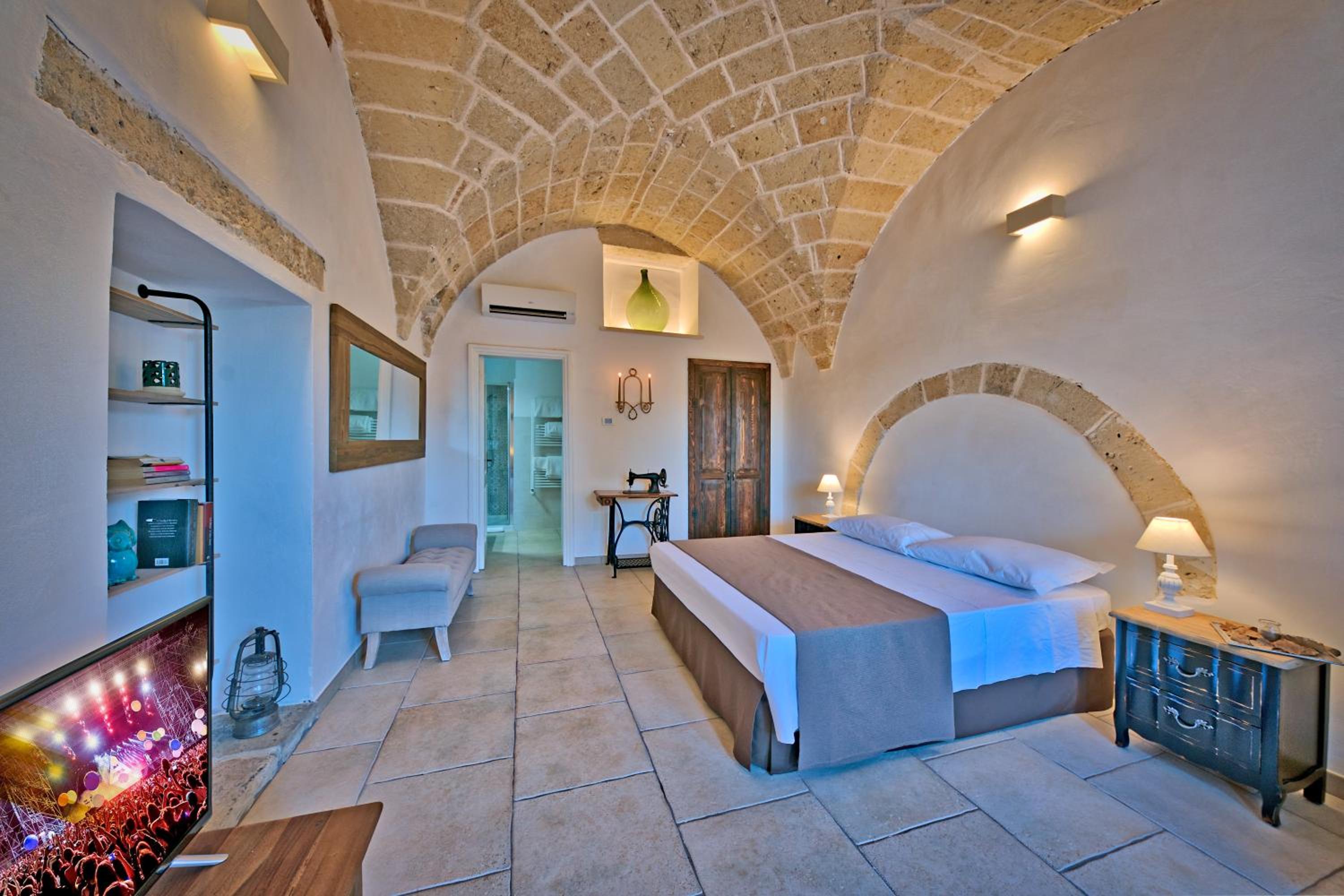 Double Room with Private Bathroom photo 1