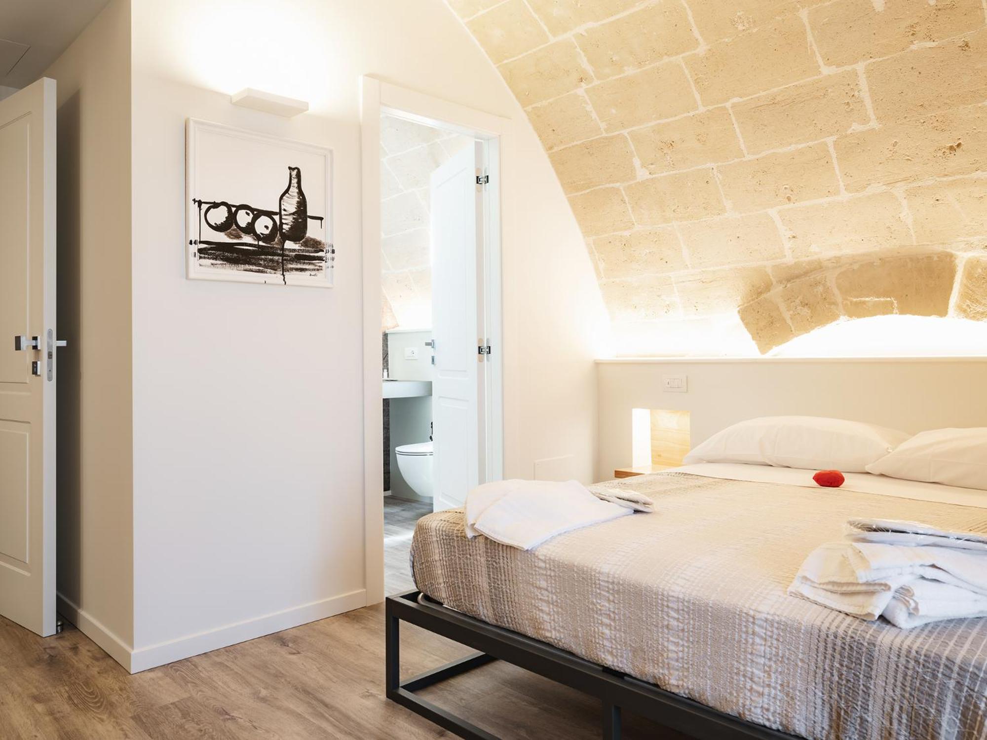 Deluxe Double Room with Balcony - Photo 1