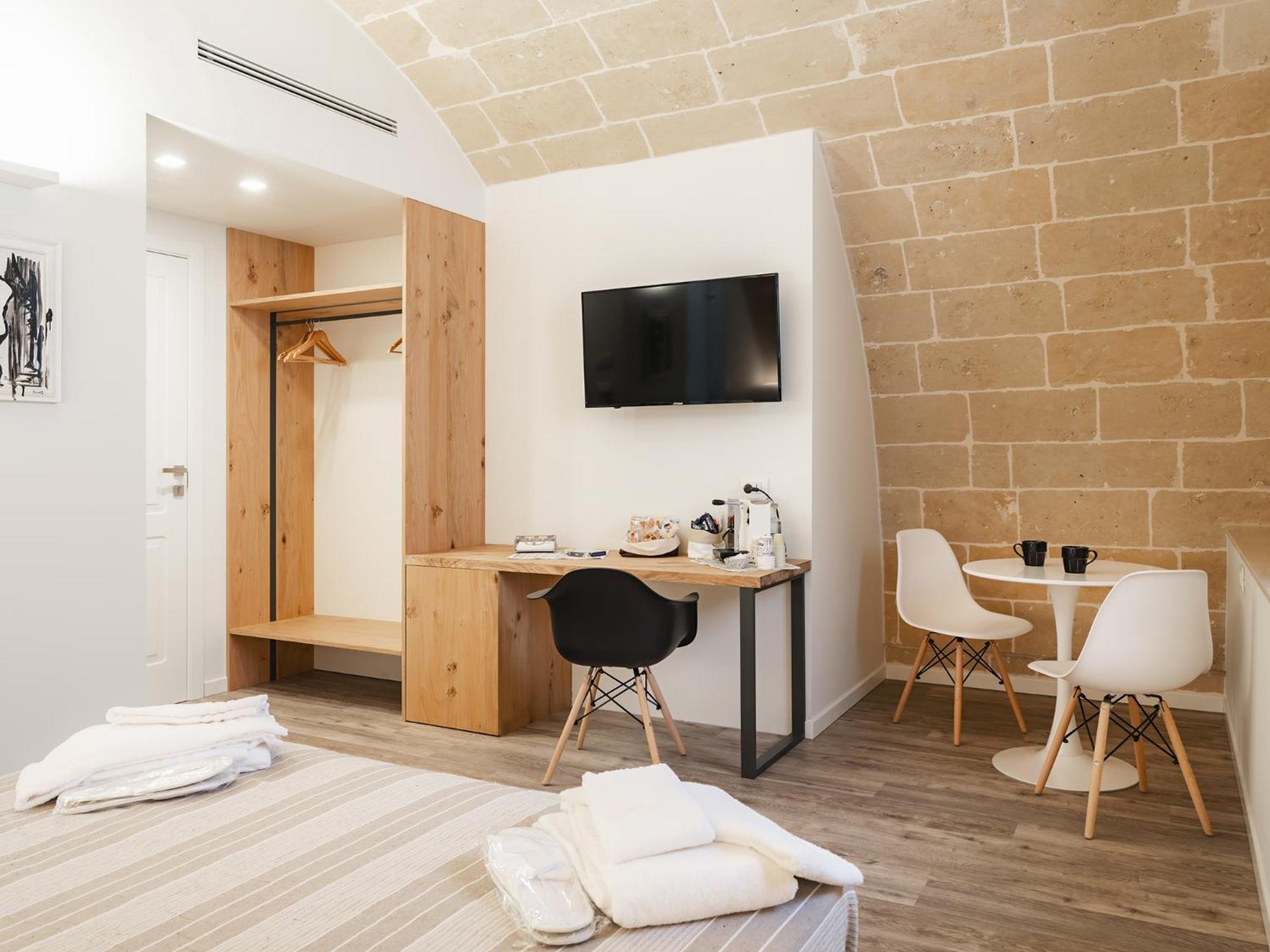 Double Room - Photo 3