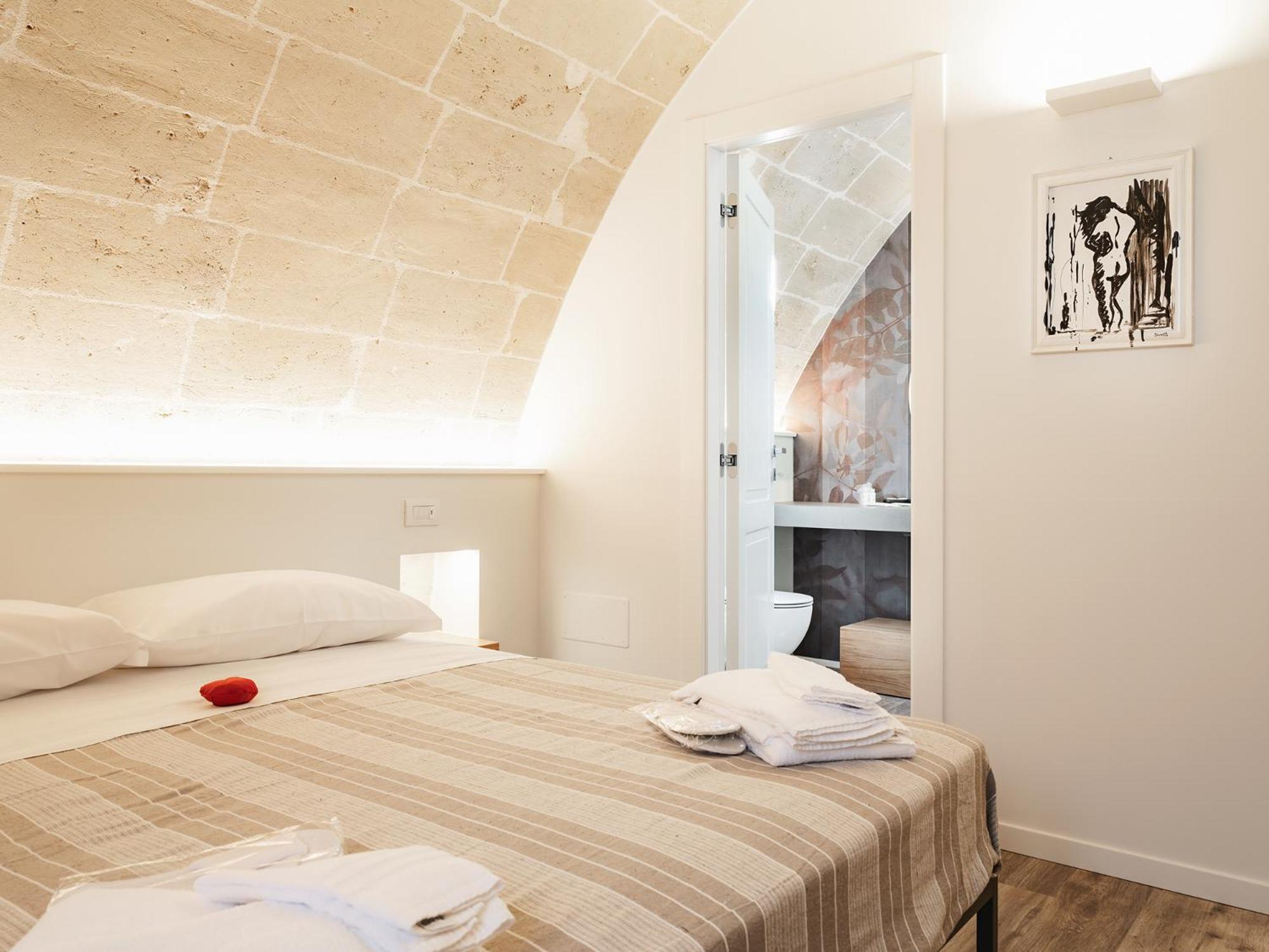 Double Room - Photo 5