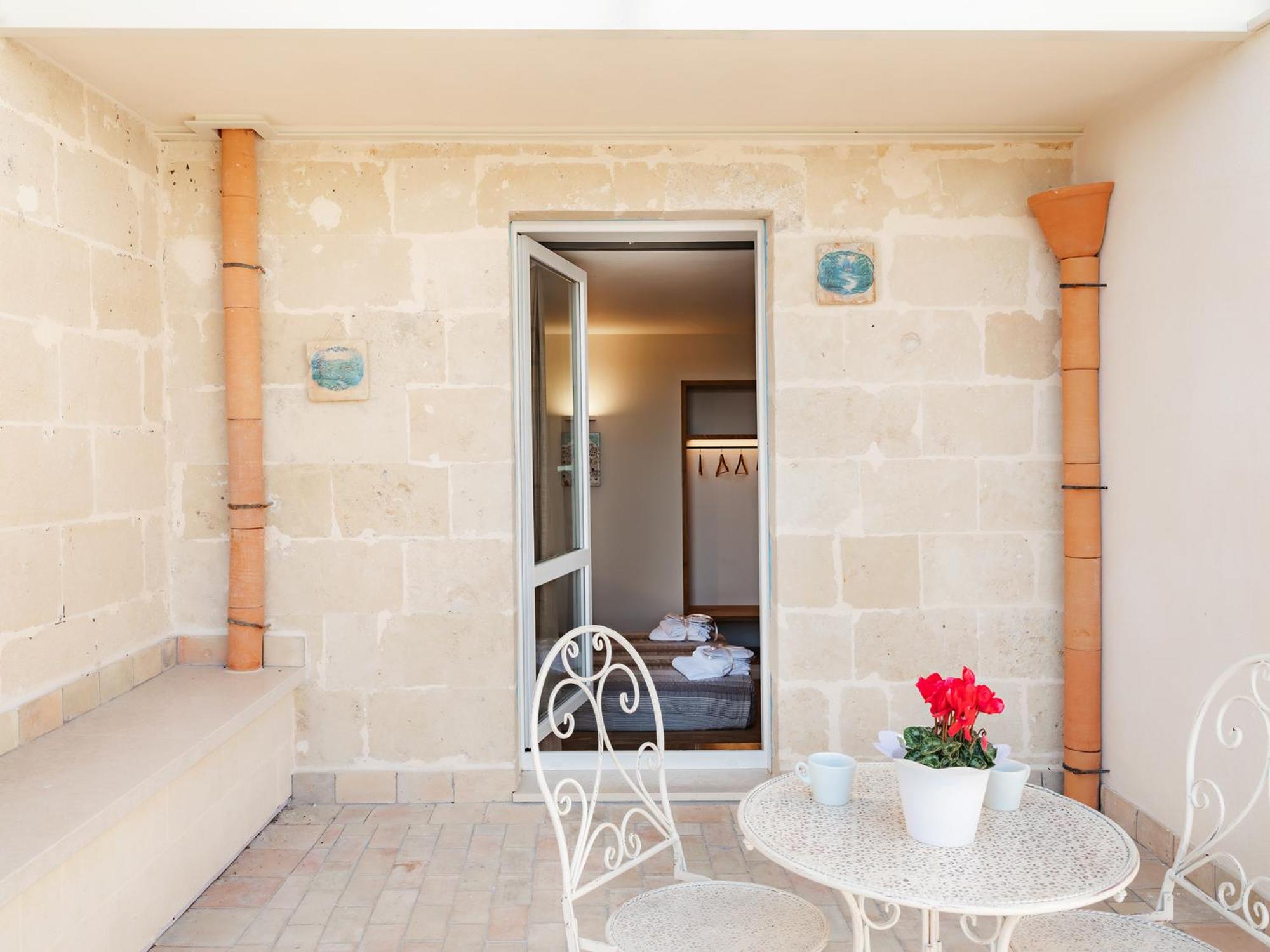 Double Room with Terrace - Photo 12