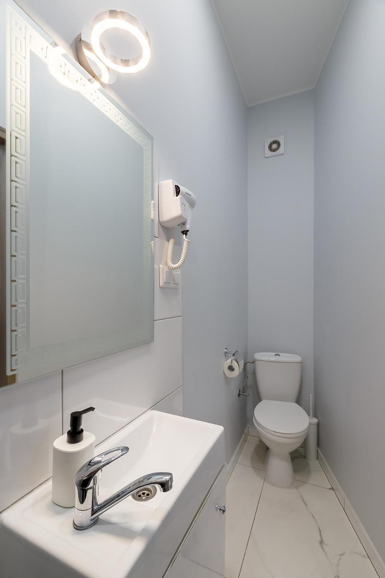 Two-Bedroom Apartment - Photo 7