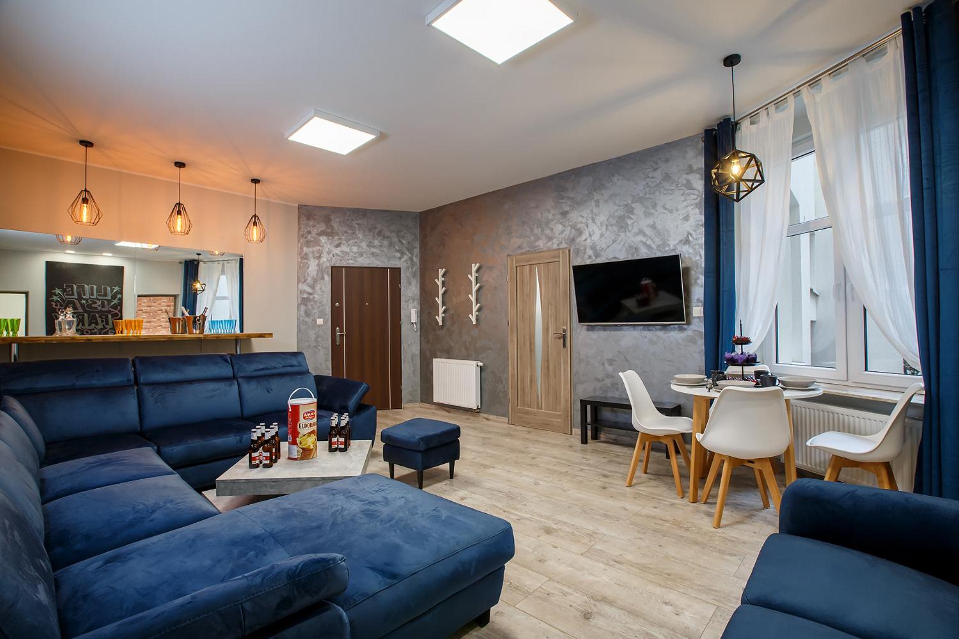 Two-Bedroom Apartment - Photo 18