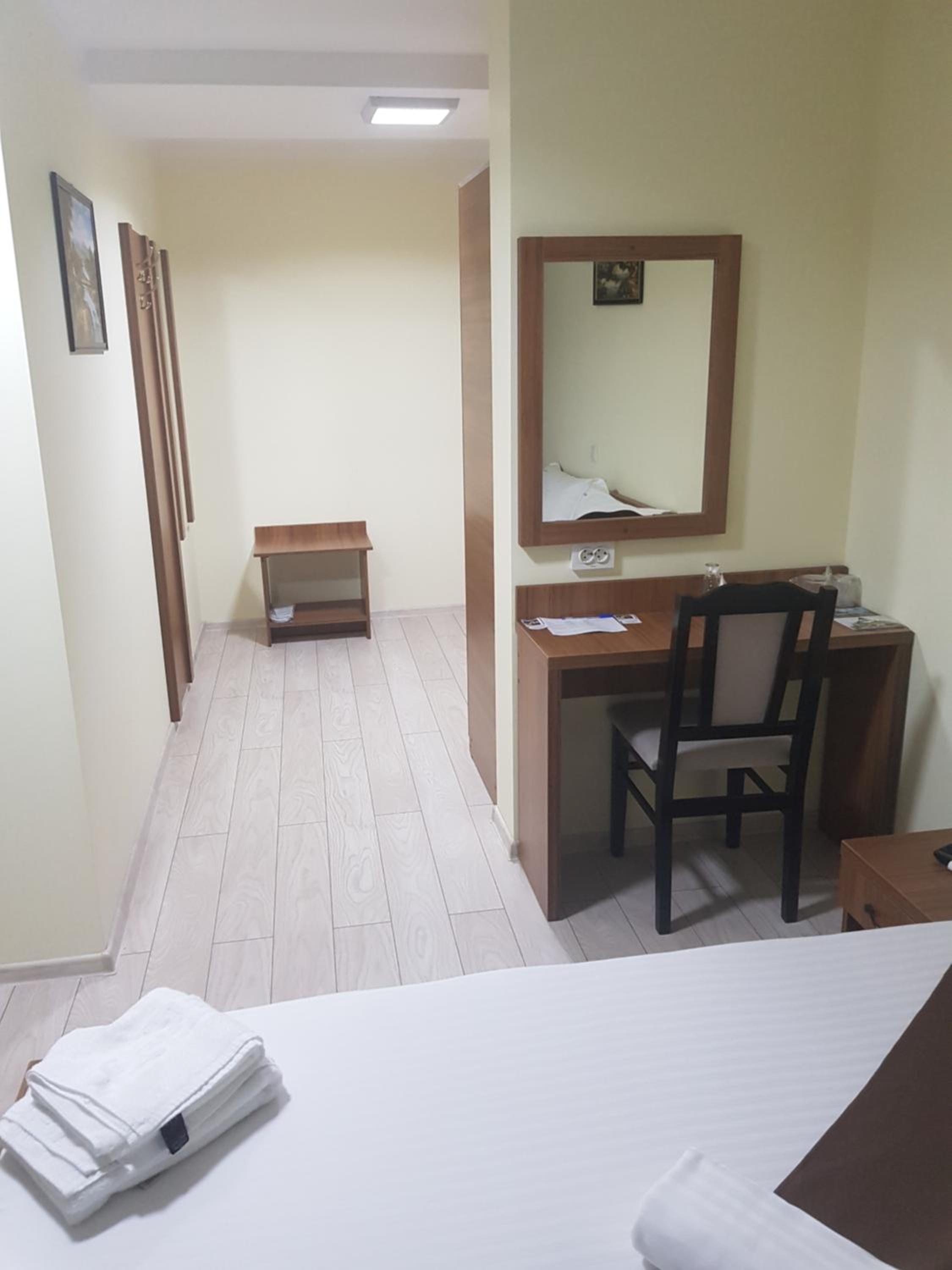 Double or Twin Room - Photo 3