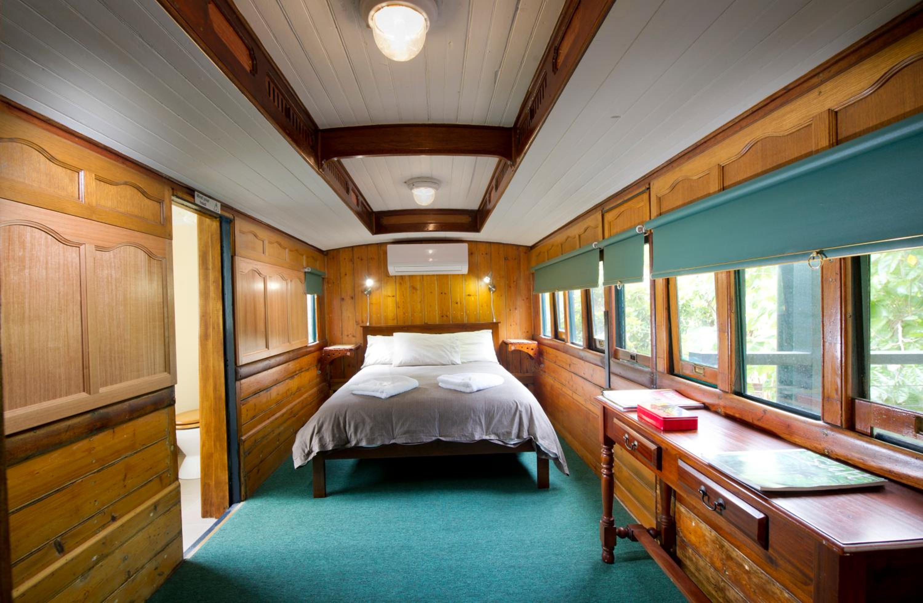 Victorian Train Carriage photo 1