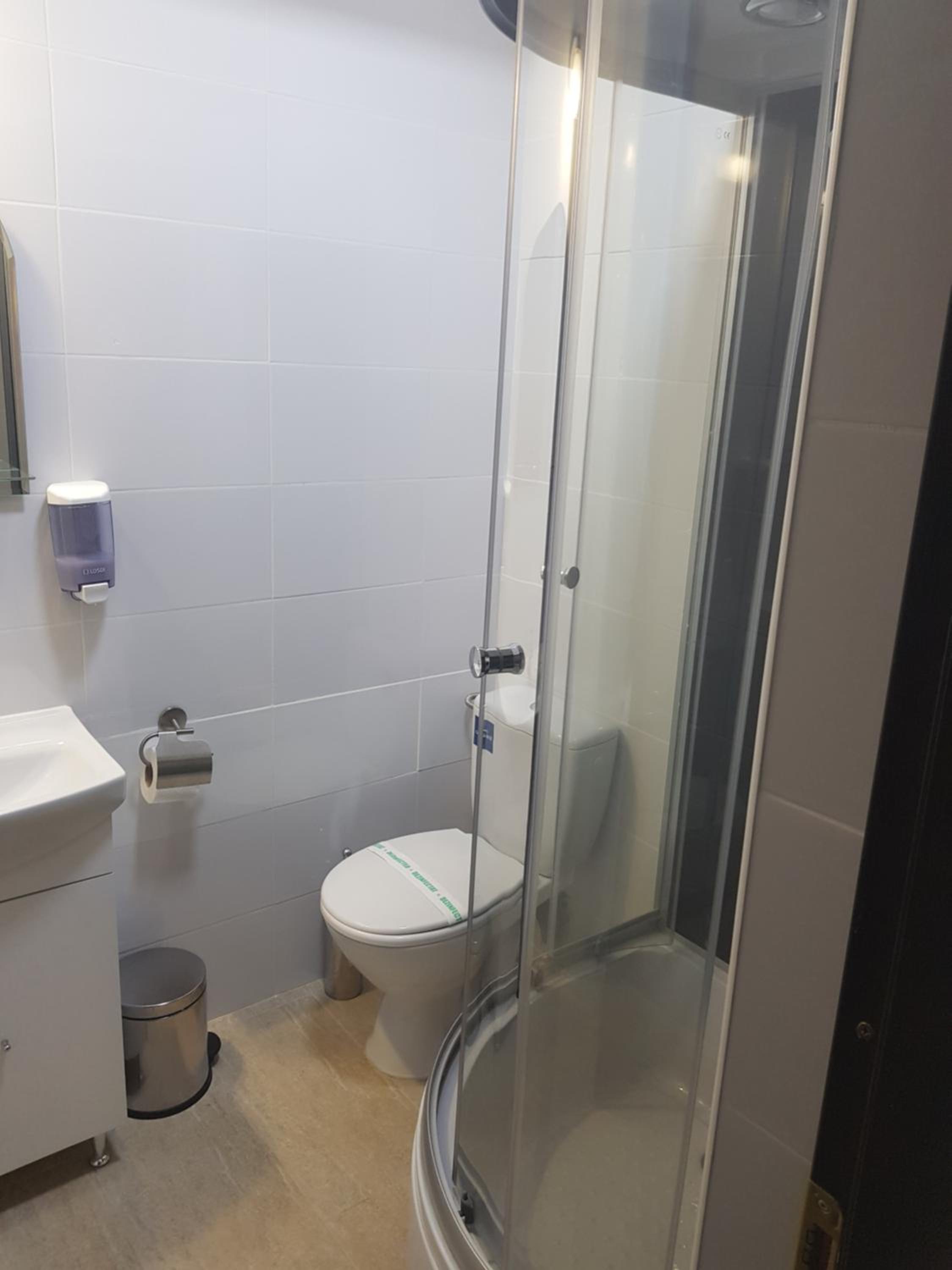 Double or Twin Room - Photo 5