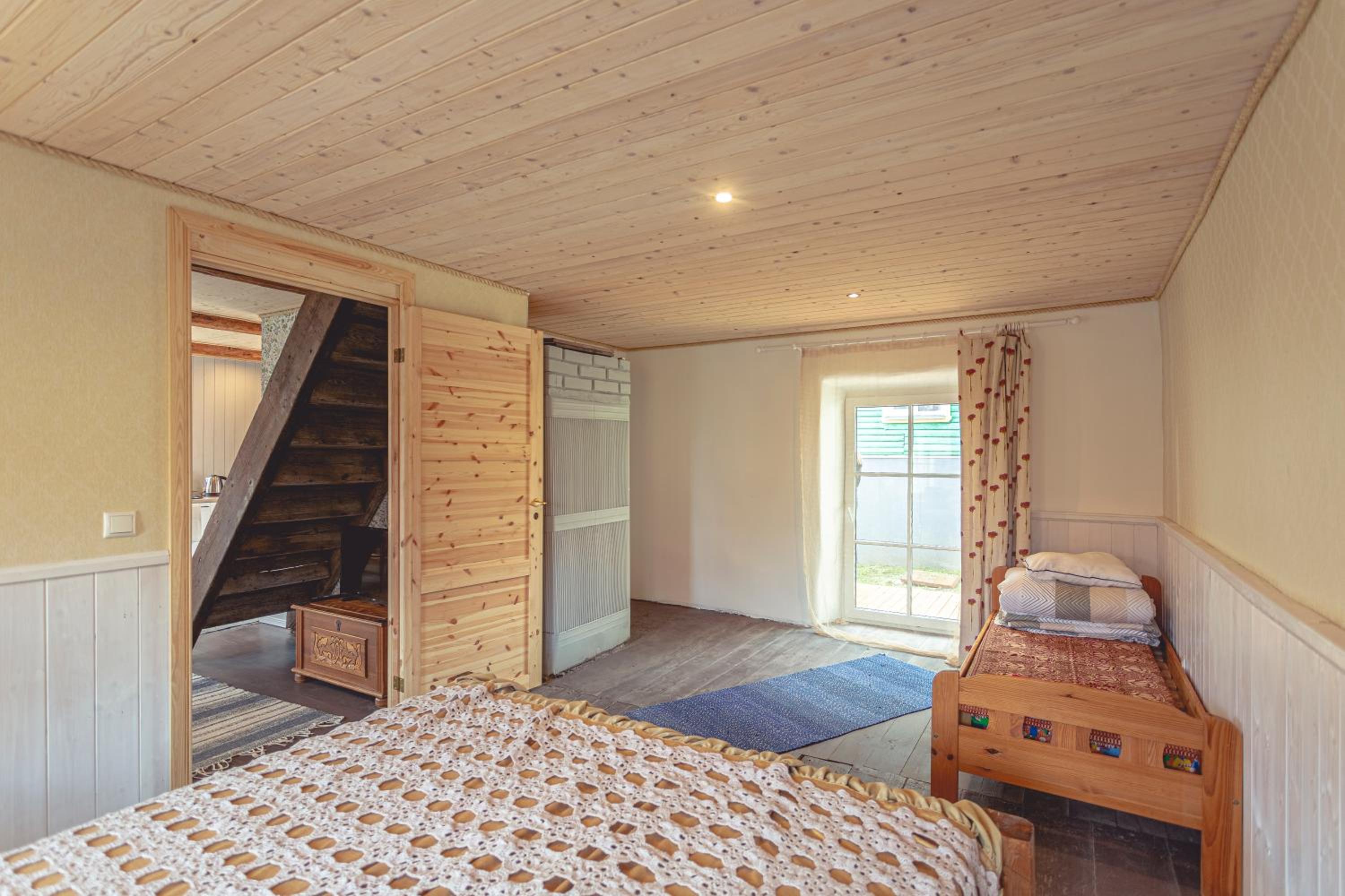 Three-Bedroom House - Photo 2