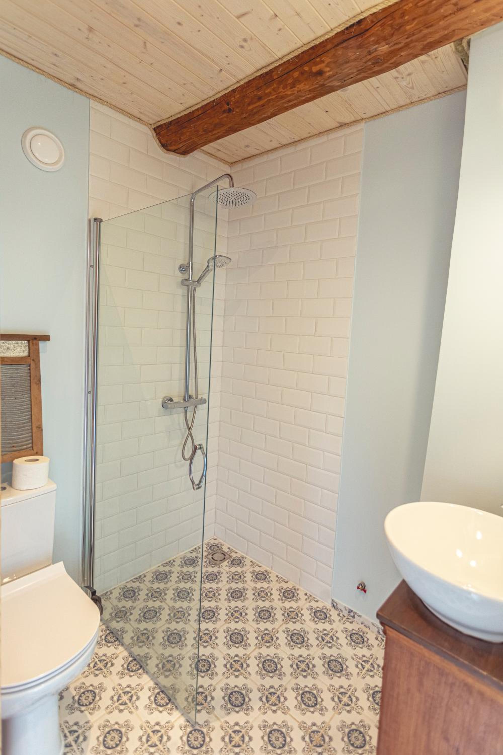 Three-Bedroom House - Photo 5