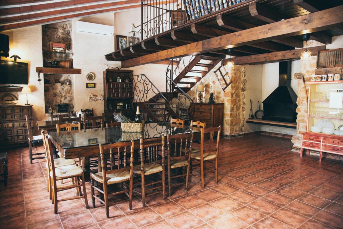 Eight-Bedroom House photo 1