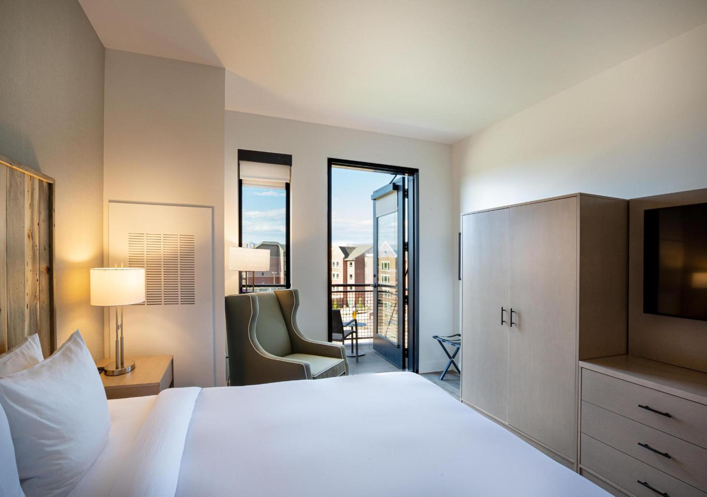 King Room with Balcony