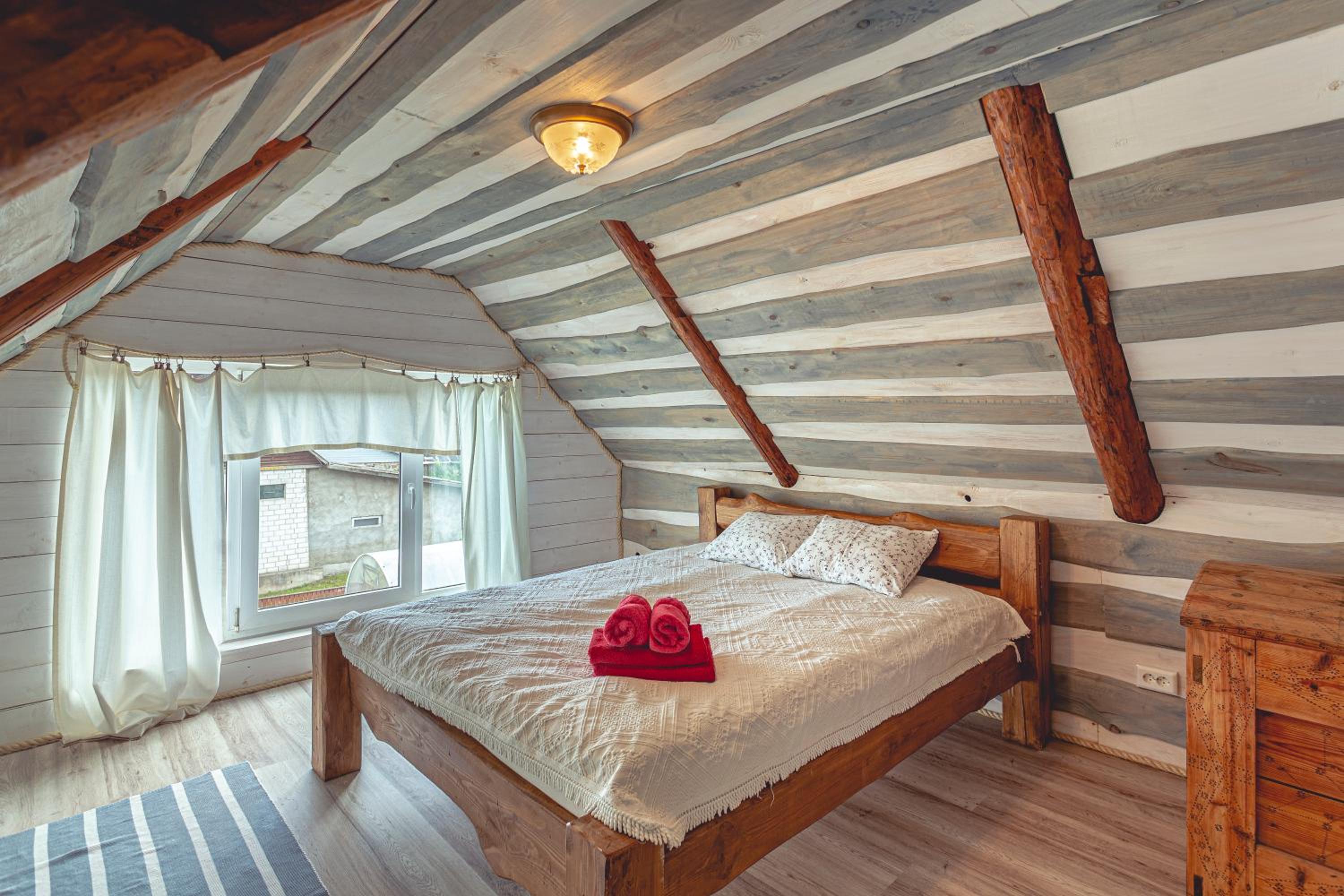Three-Bedroom House - Photo 7