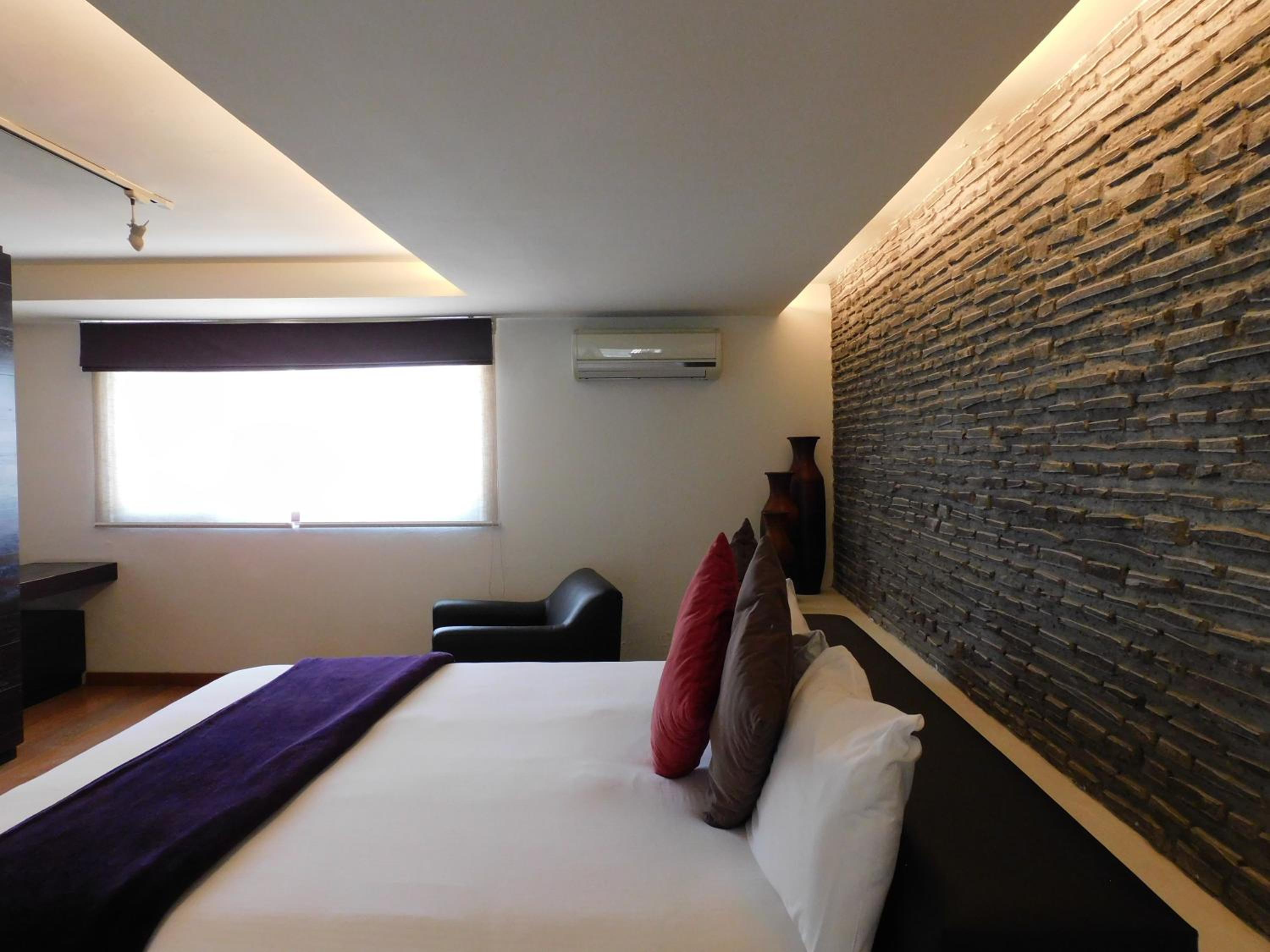 Deluxe Suite - Photo 5