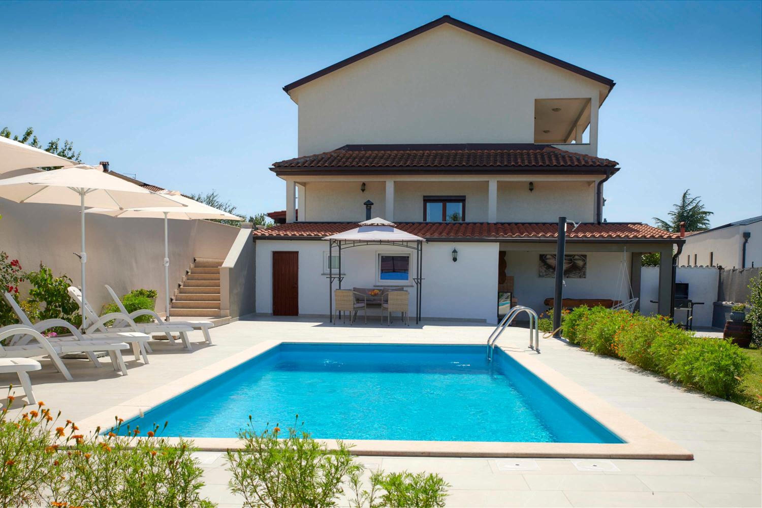 Villa photo 3
