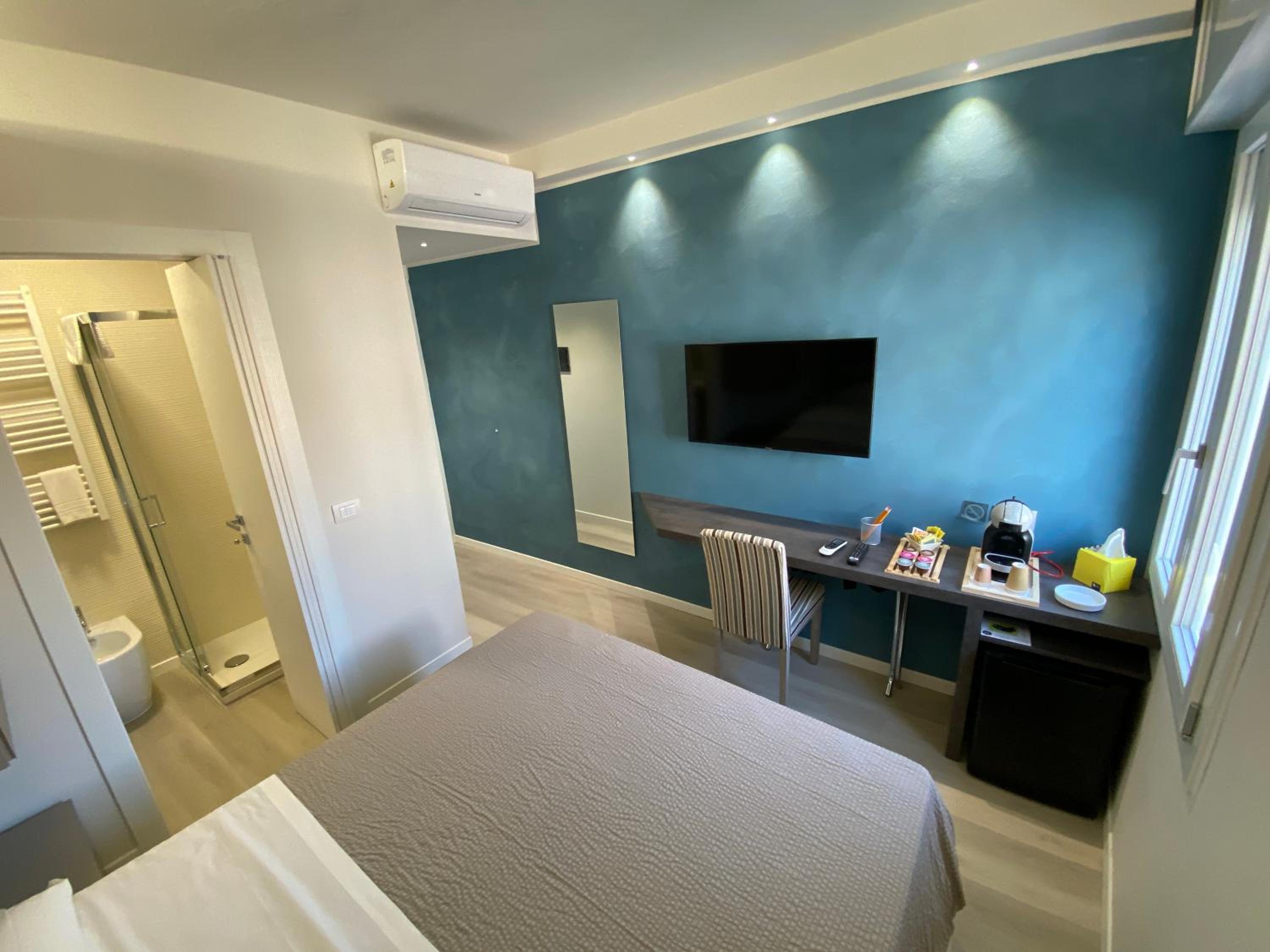 Standard Double Room - Photo 1