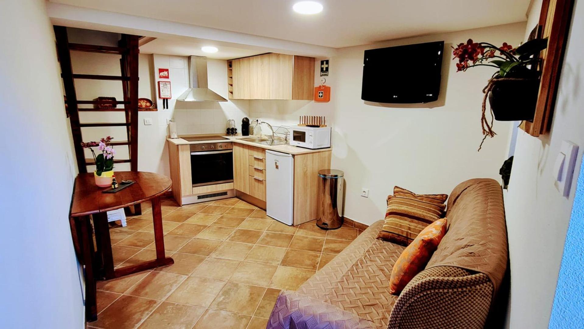 One-Bedroom House - Photo 14