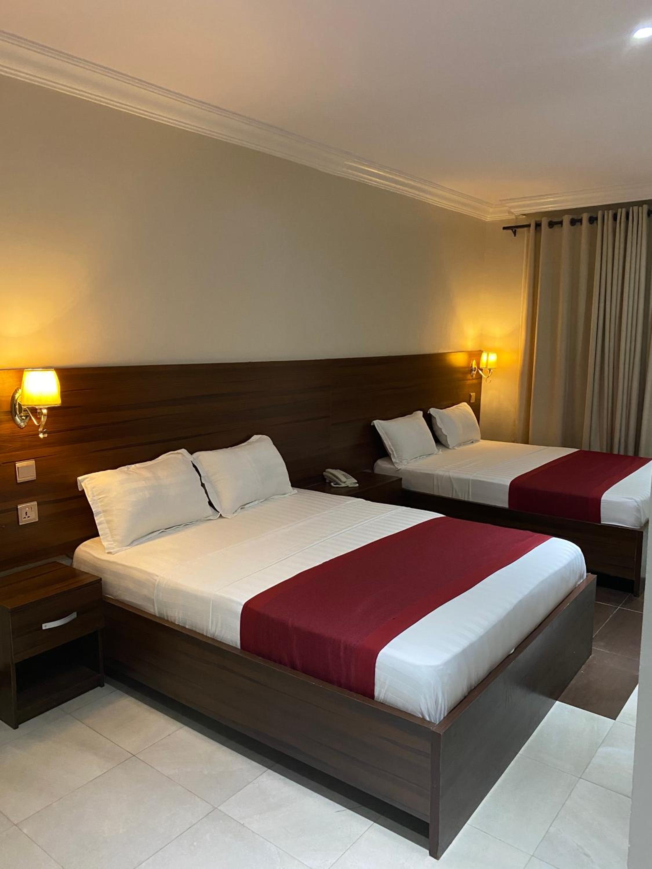Deluxe Twin Room - Photo 9