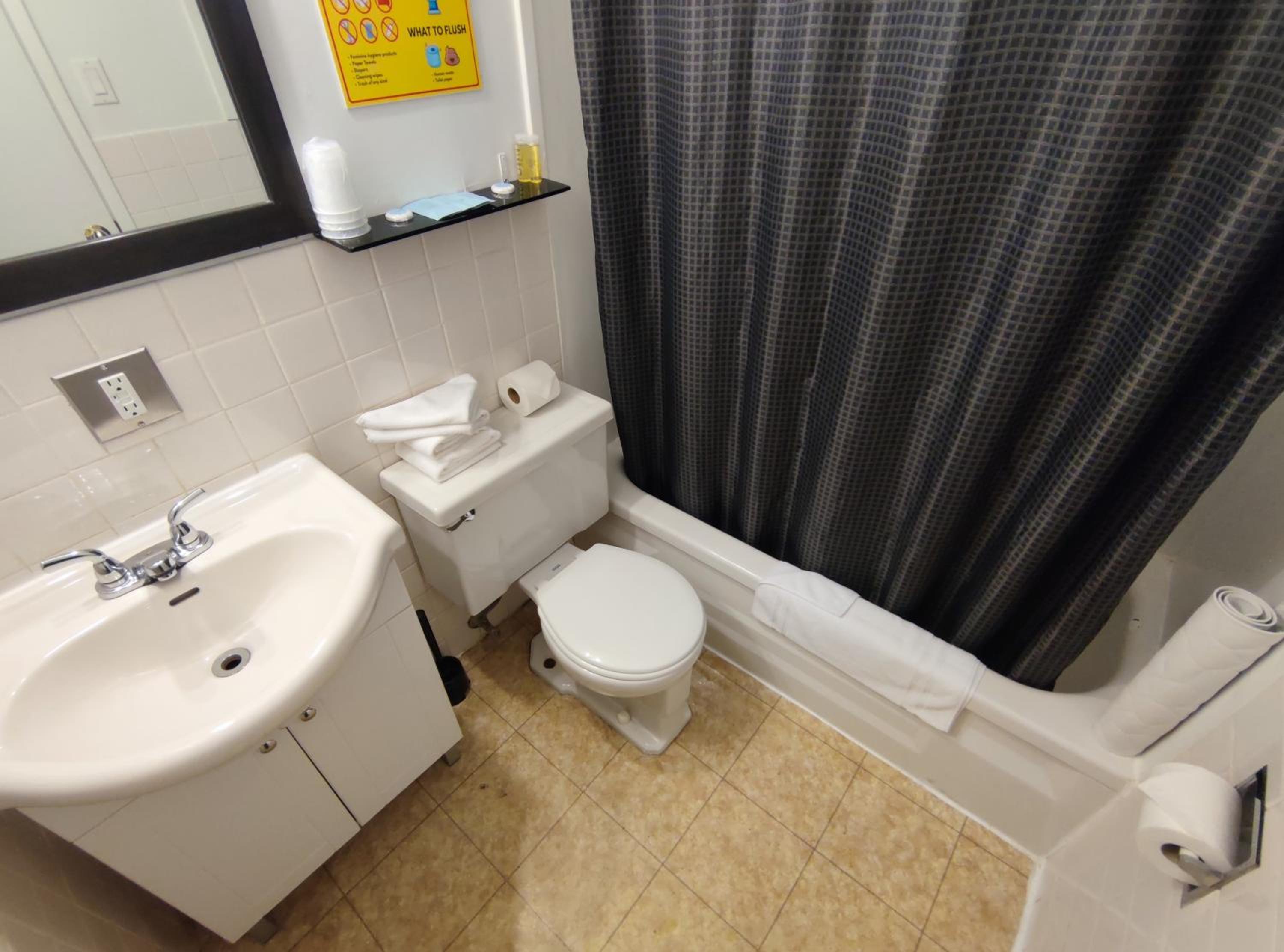 Standard Queen Room photo 1