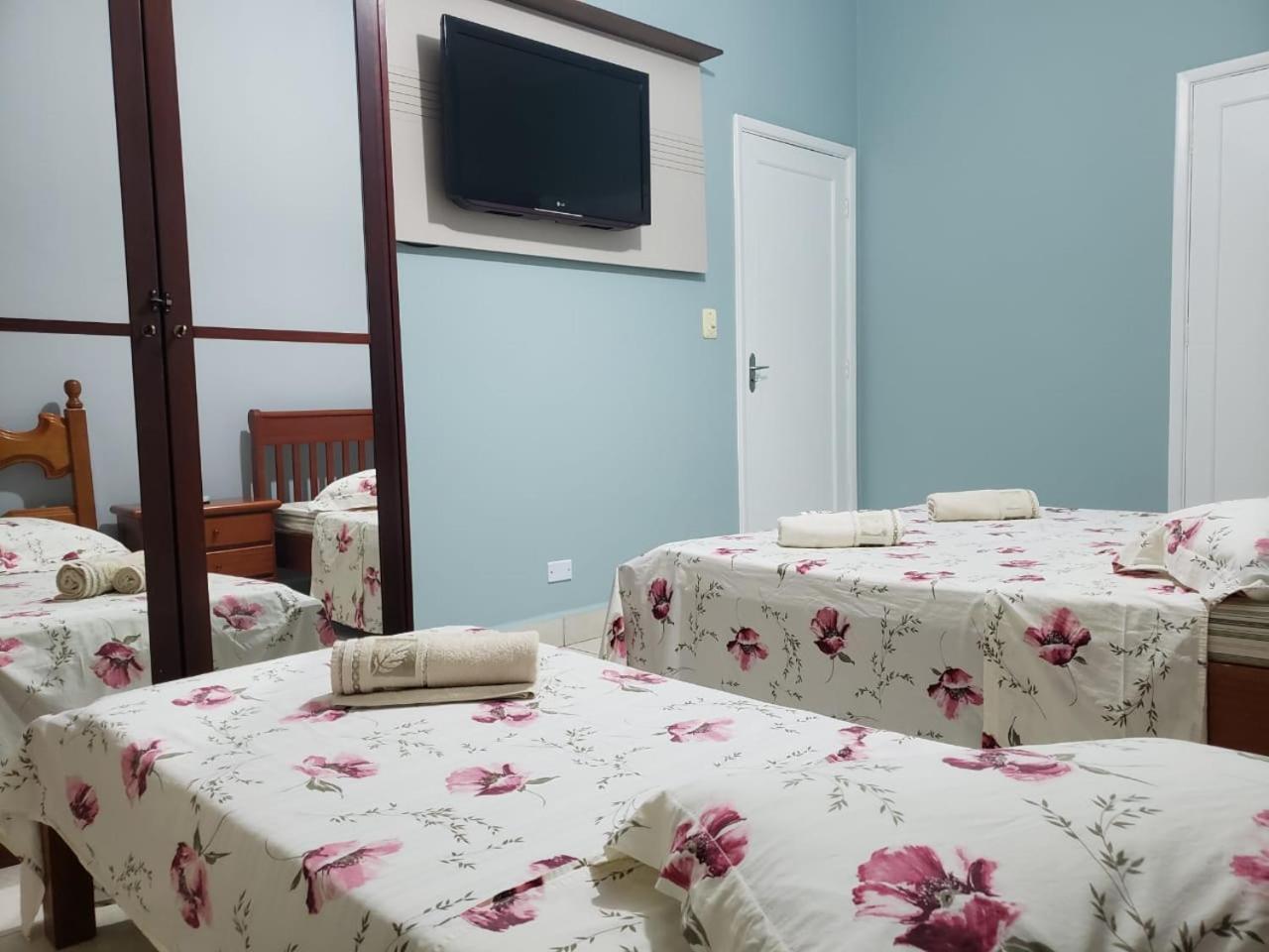Two-Bedroom Apartment - Photo 22