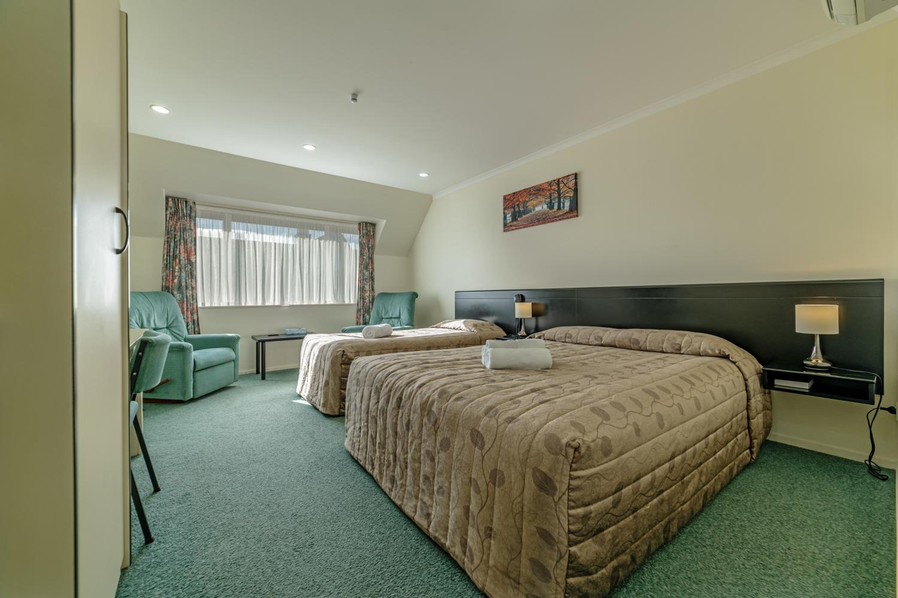 Twin/Double Room With Spa Bath photo 2