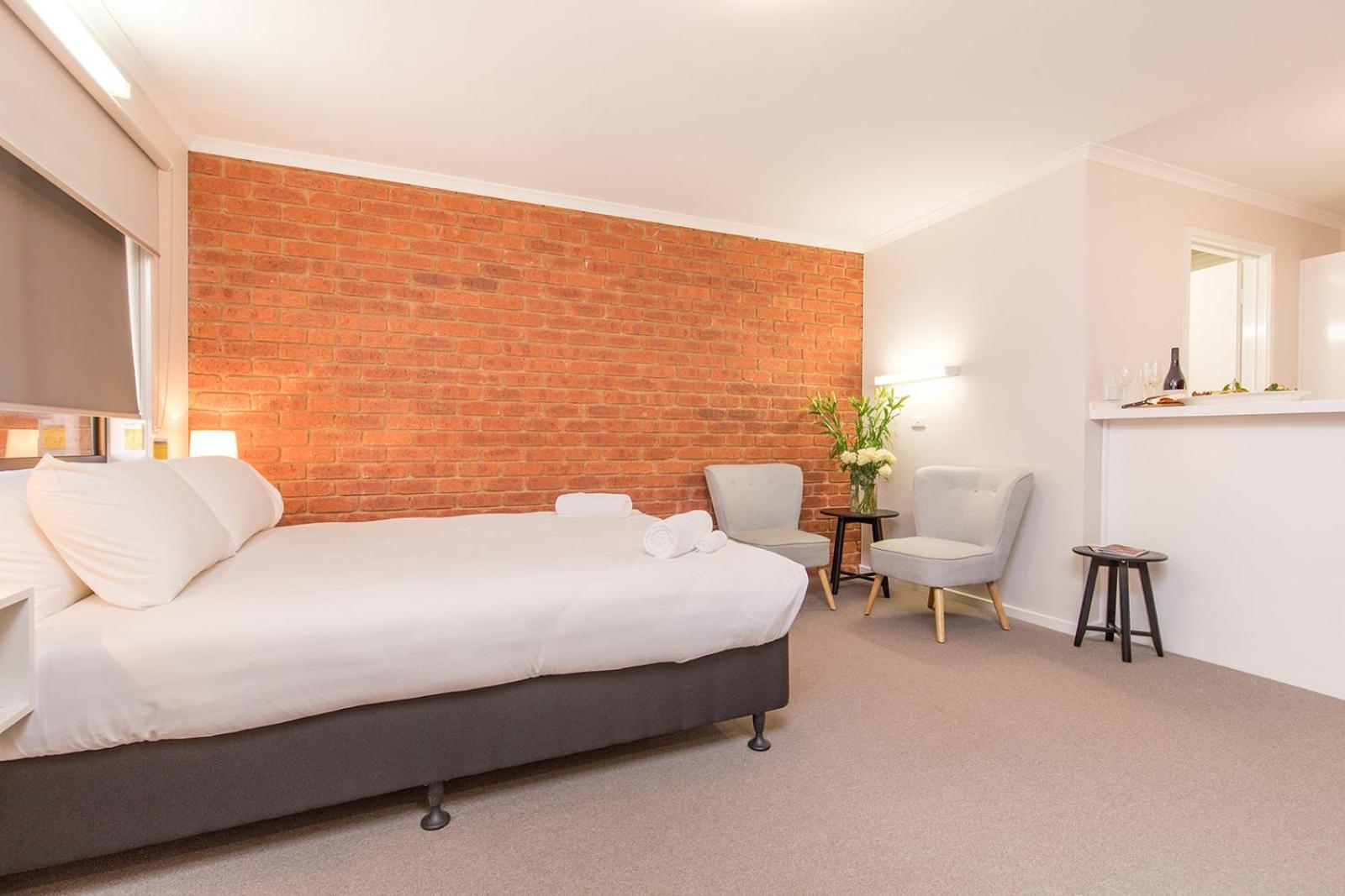 Standard Queen Room photo 2