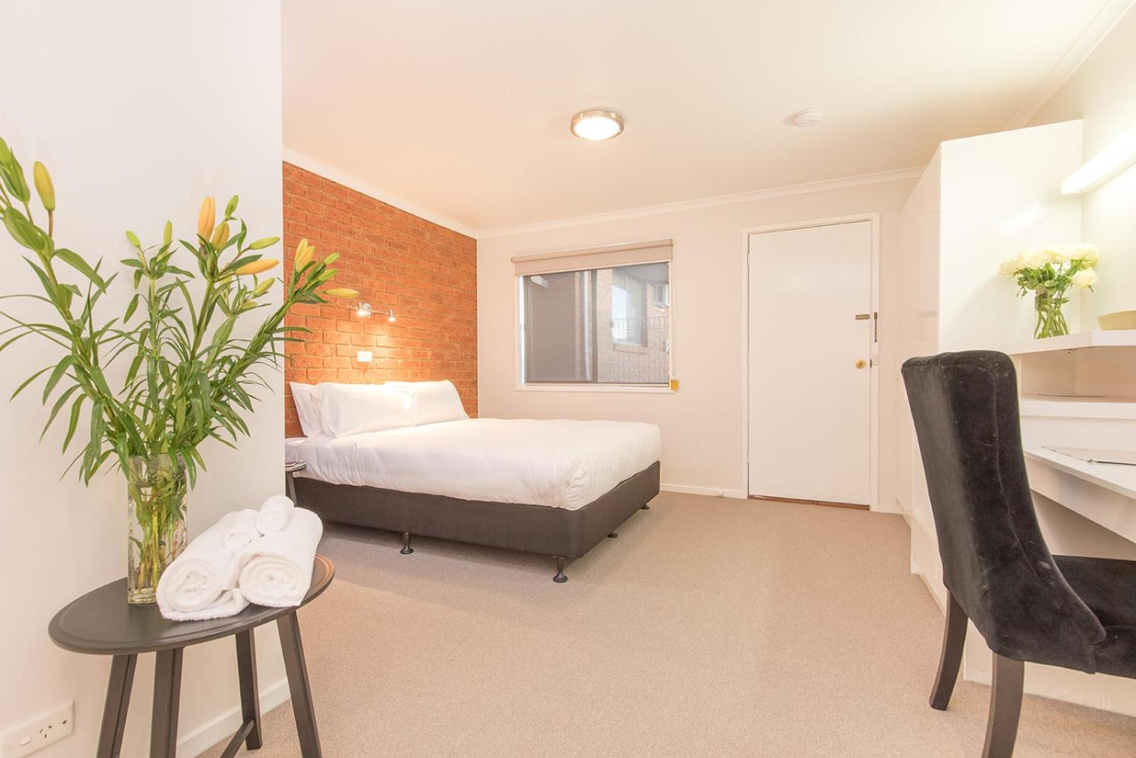 Queen Room photo 1