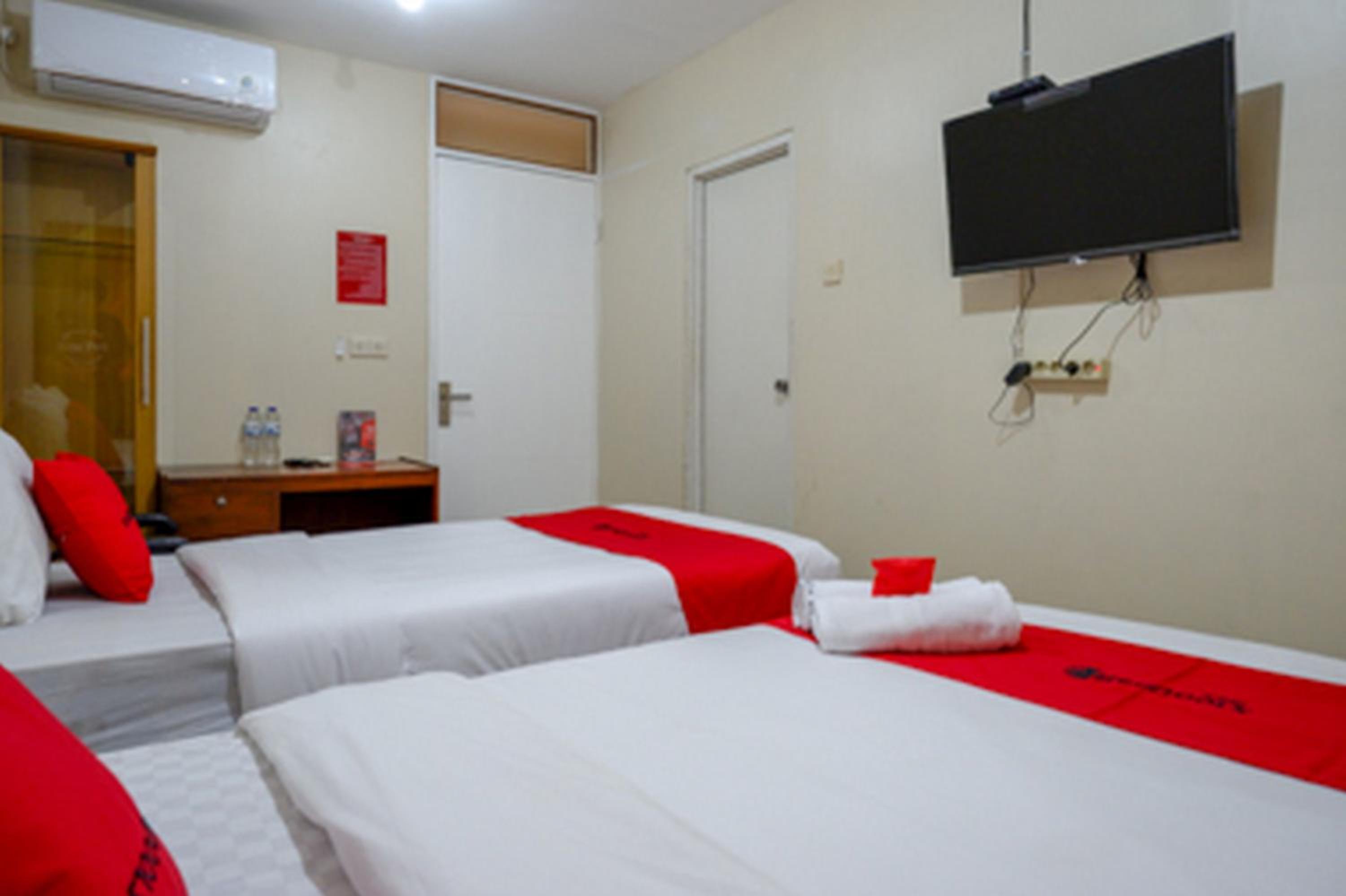 Twin Room - Photo 1